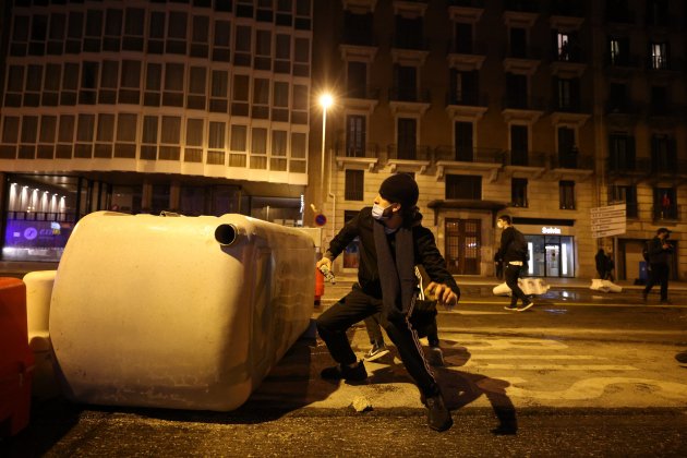 manifestación disturbios Barcelona Pablo Hasél segunda noche - Sergi Alcázar