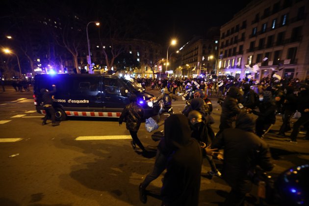 manifestación disturbios Barcelona Pablo Hasél segunda noche - Sergi Alcázar