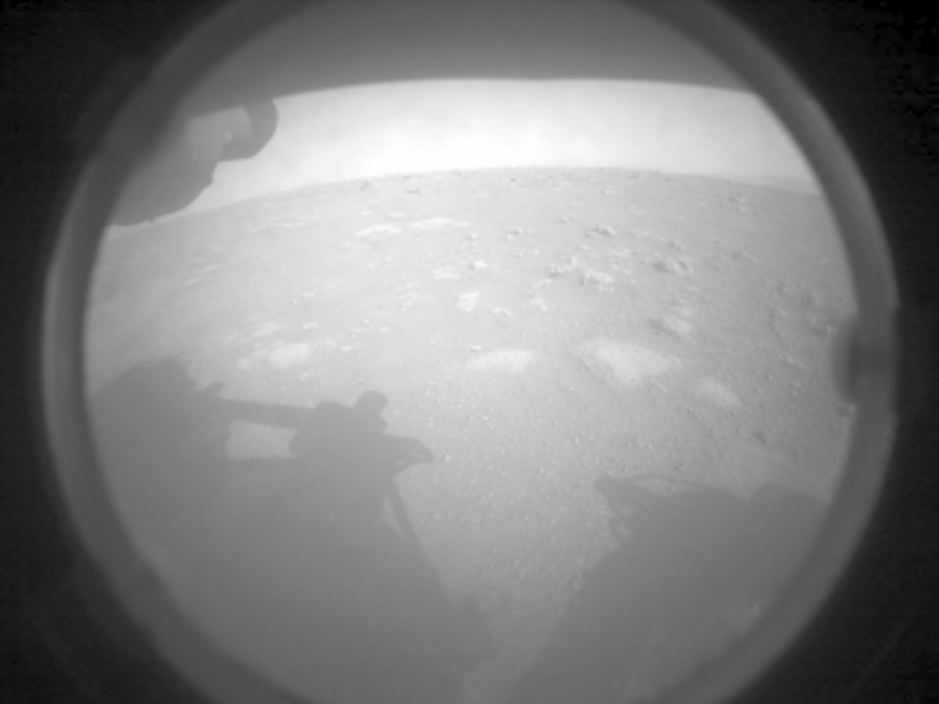 Espectaculares primeras imágenes del rover en Marte