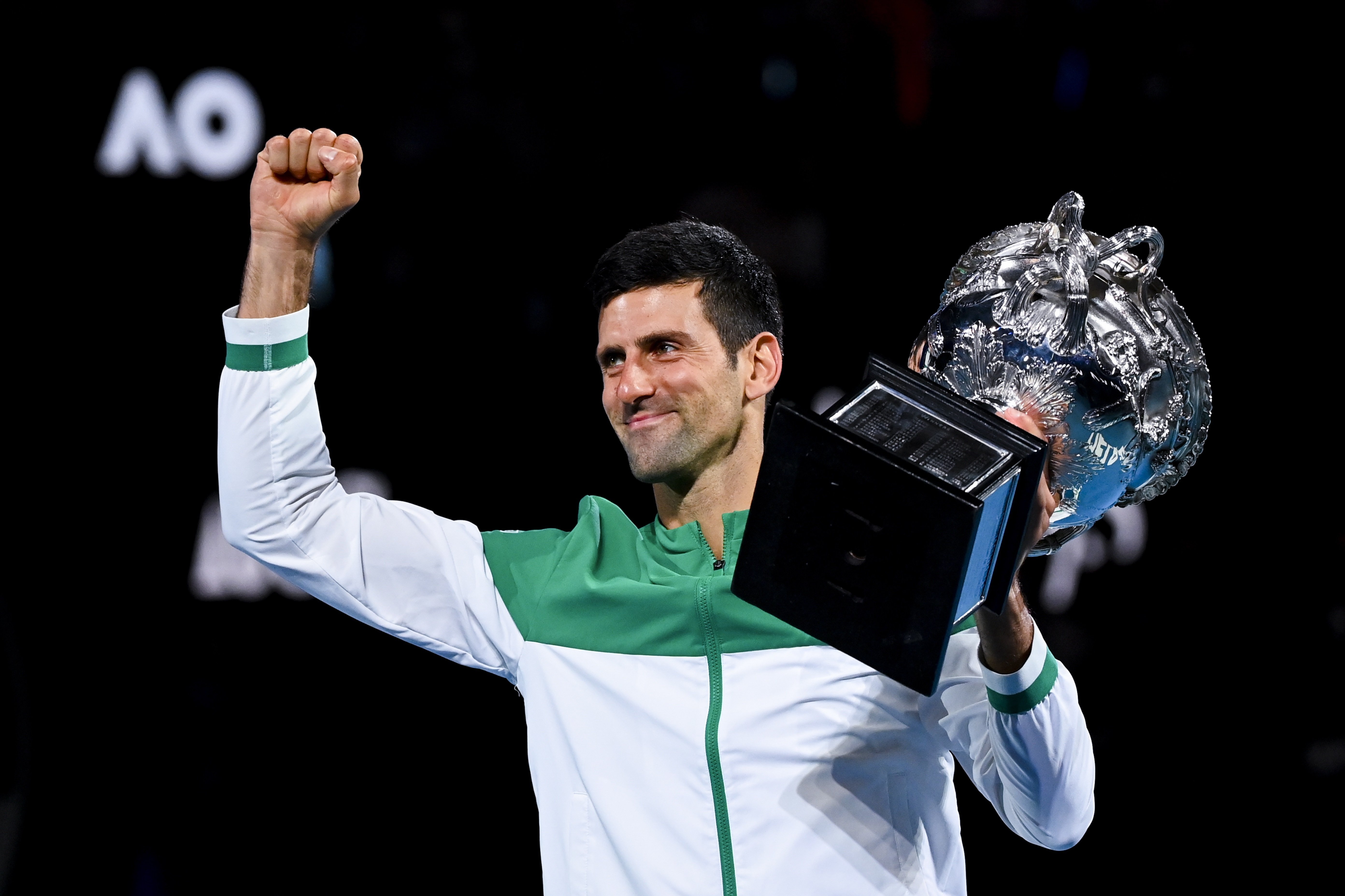 Djokovic gana en Australia y se adjudica su 18º Grand Slam