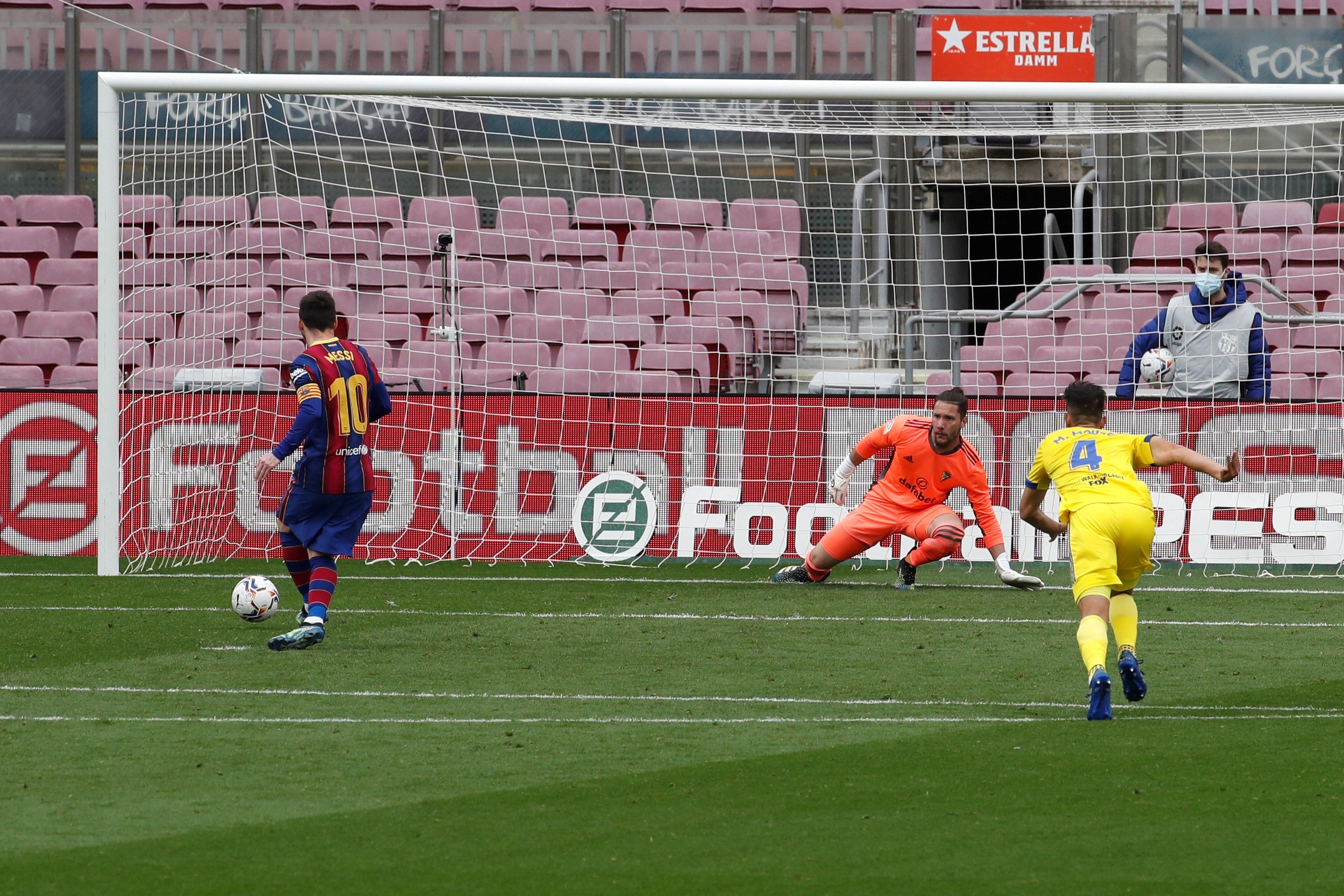 Lenglet desil·lusiona un limitat Barça que empata contra el Cadis (1-1)
