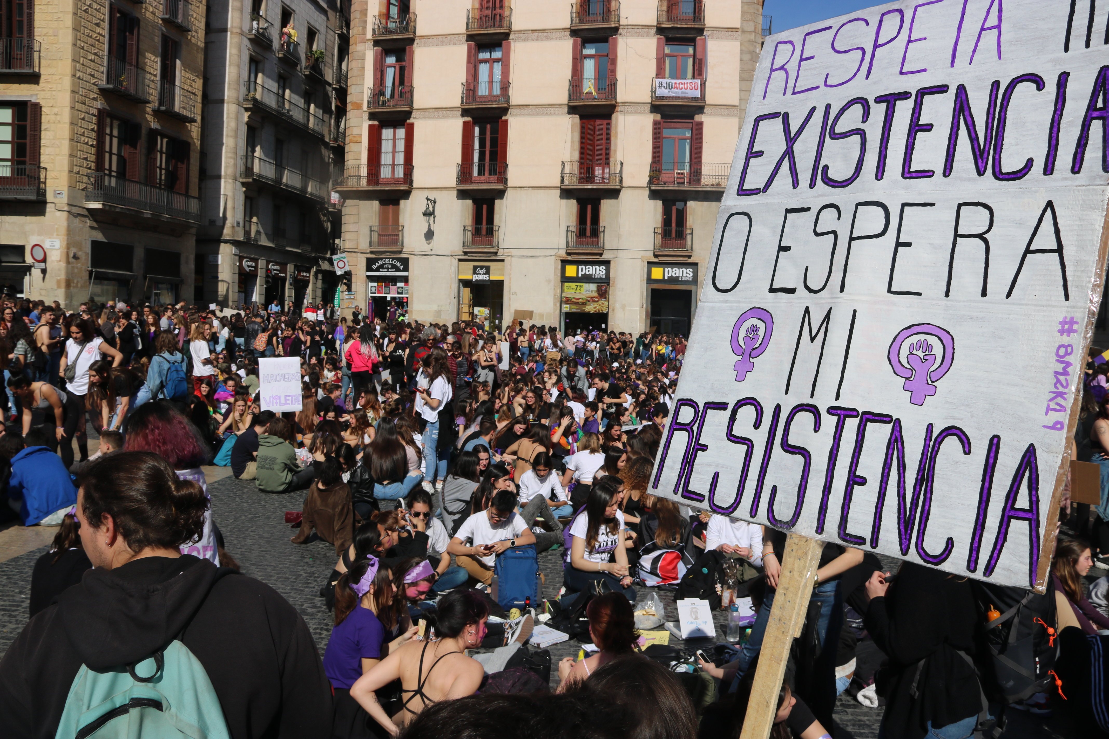 La Intersindical convoca la huelga feminista del 8-M