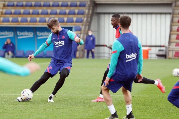 Piqué entrenamiento FC Barcelona