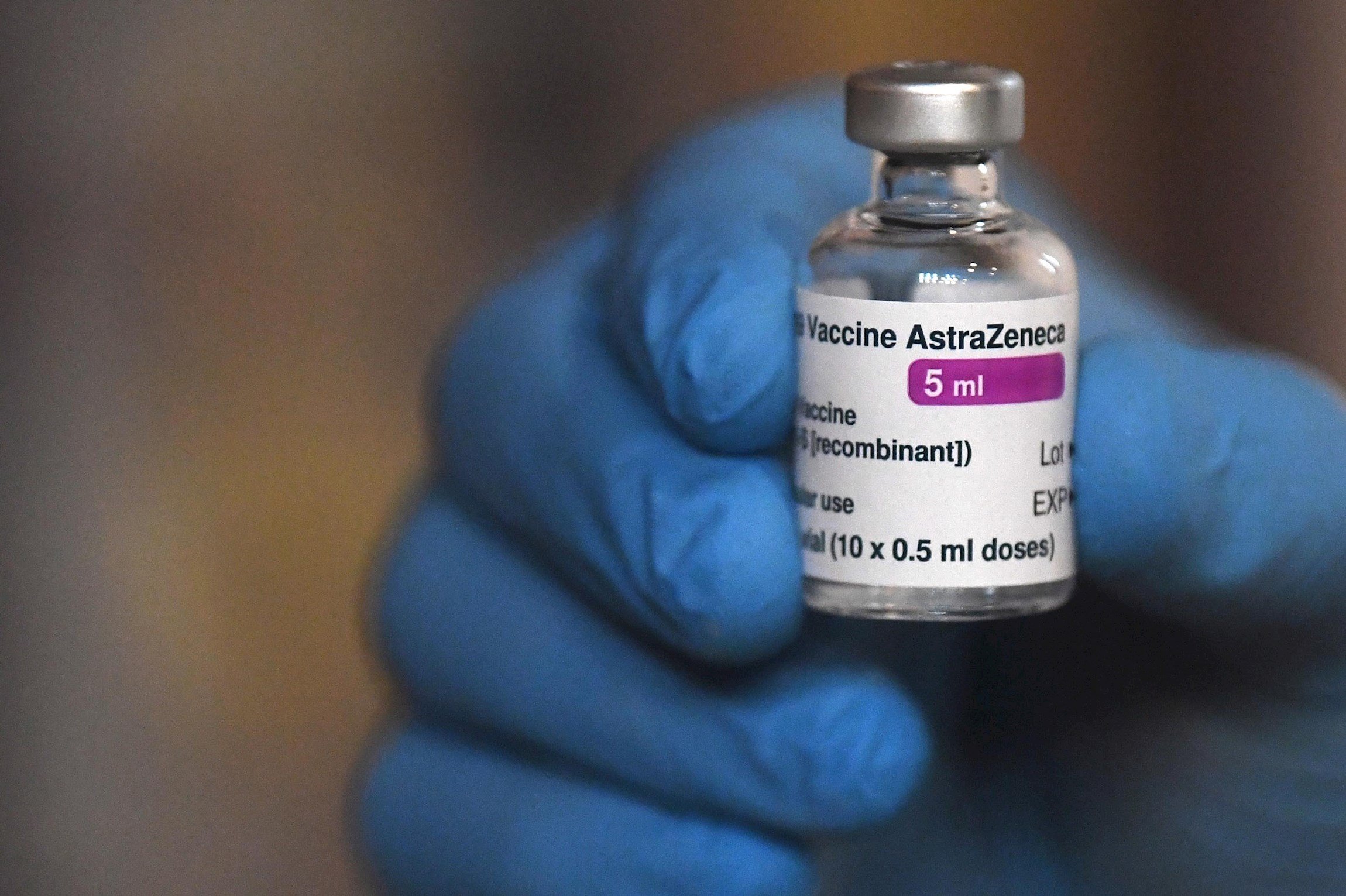 Nou retard en les vacunes d'AstraZeneca: la UE rebrà la meitat de les pactades