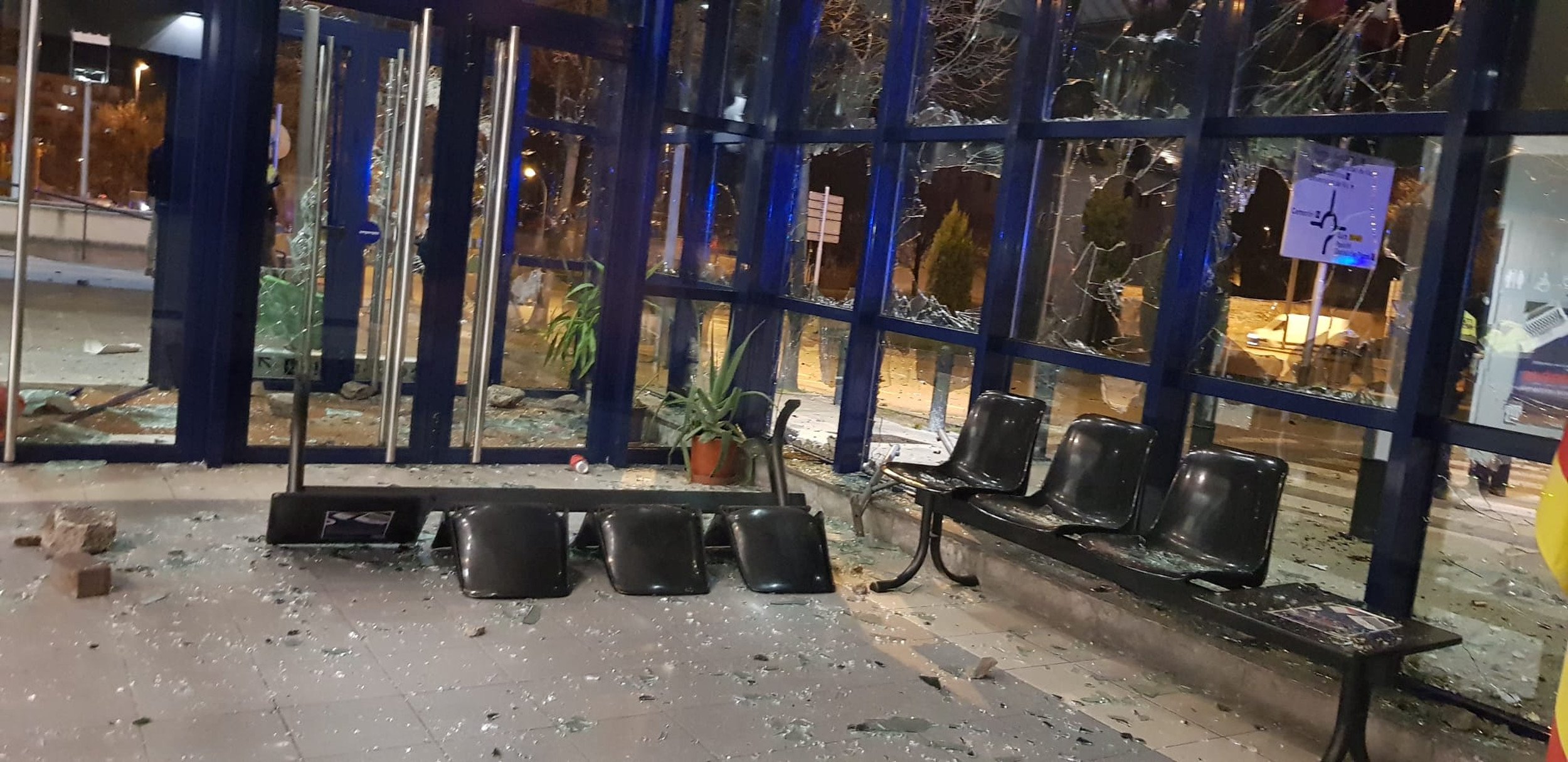 El Síndic de Greuges investiga el ataque a la comisaría de los Mossos en Vic
