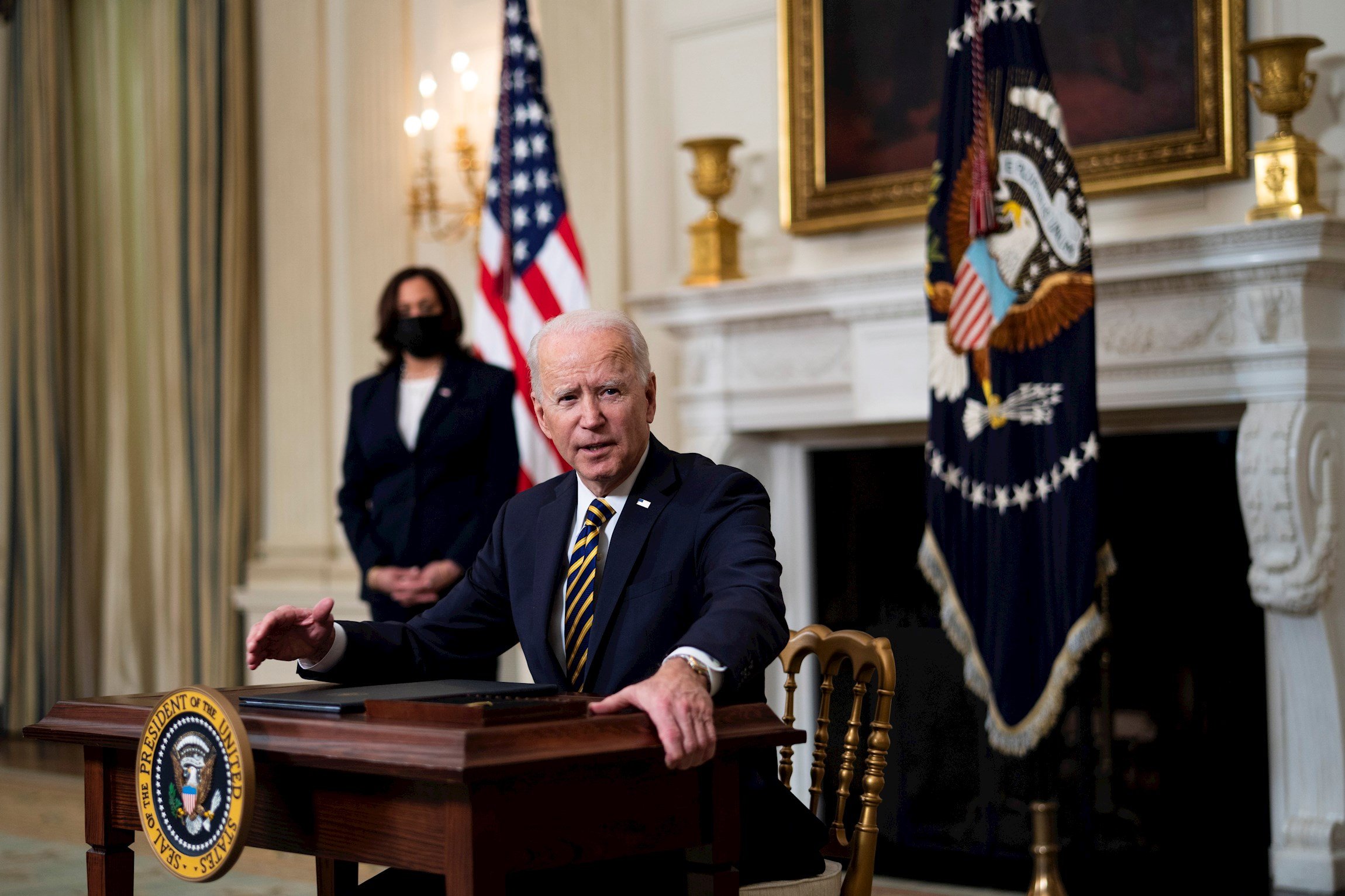 Biden ordena su primer bombardeo, contra milicias proiraníes en Siria
