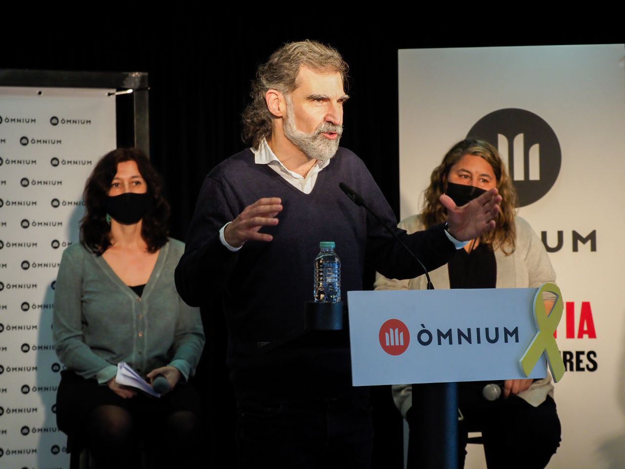 Òmnium denuncia una segunda ola de juicios políticos contra independentistas