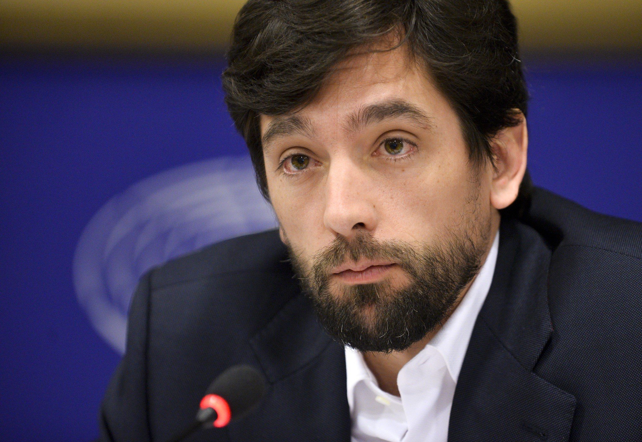 Adrián Vázquez (Cs) revienta la imparcialidad del Comité Jurídico con Puigdemont