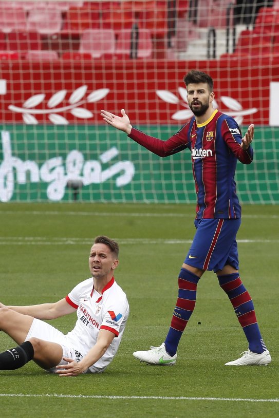 Gerard Pique De Jong Barca Sevilla EFE