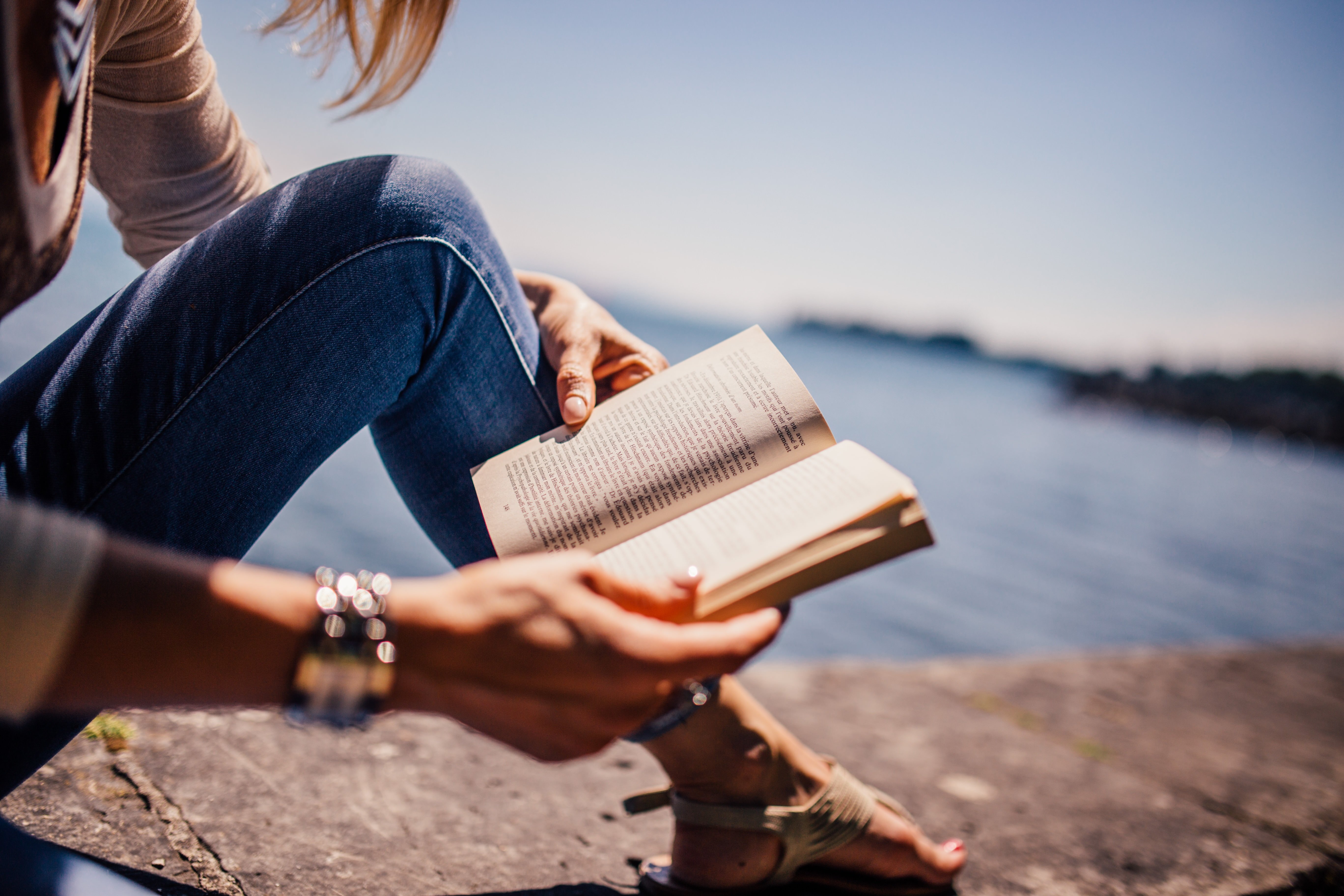 Mujer leyendo