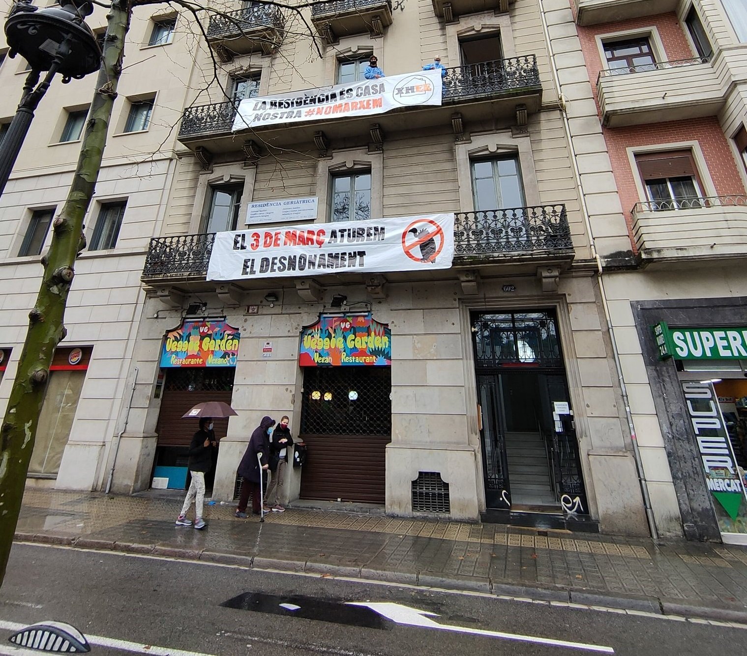 Se suspende el desahucio de una residencia de abuelos de Barcelona