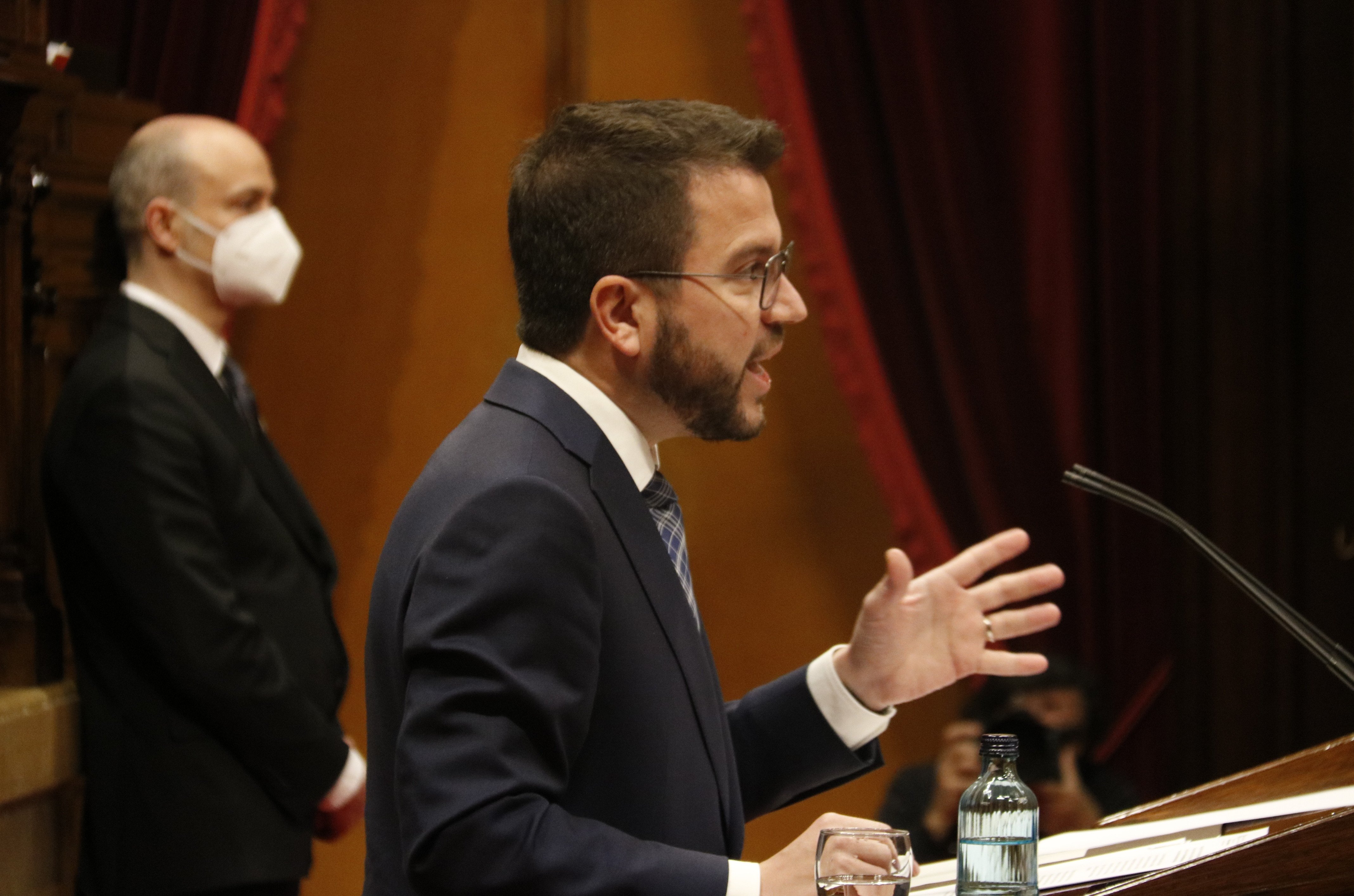 Aragonès exige no criminalizar a jóvenes y Mossos e ir a la raíz del problema