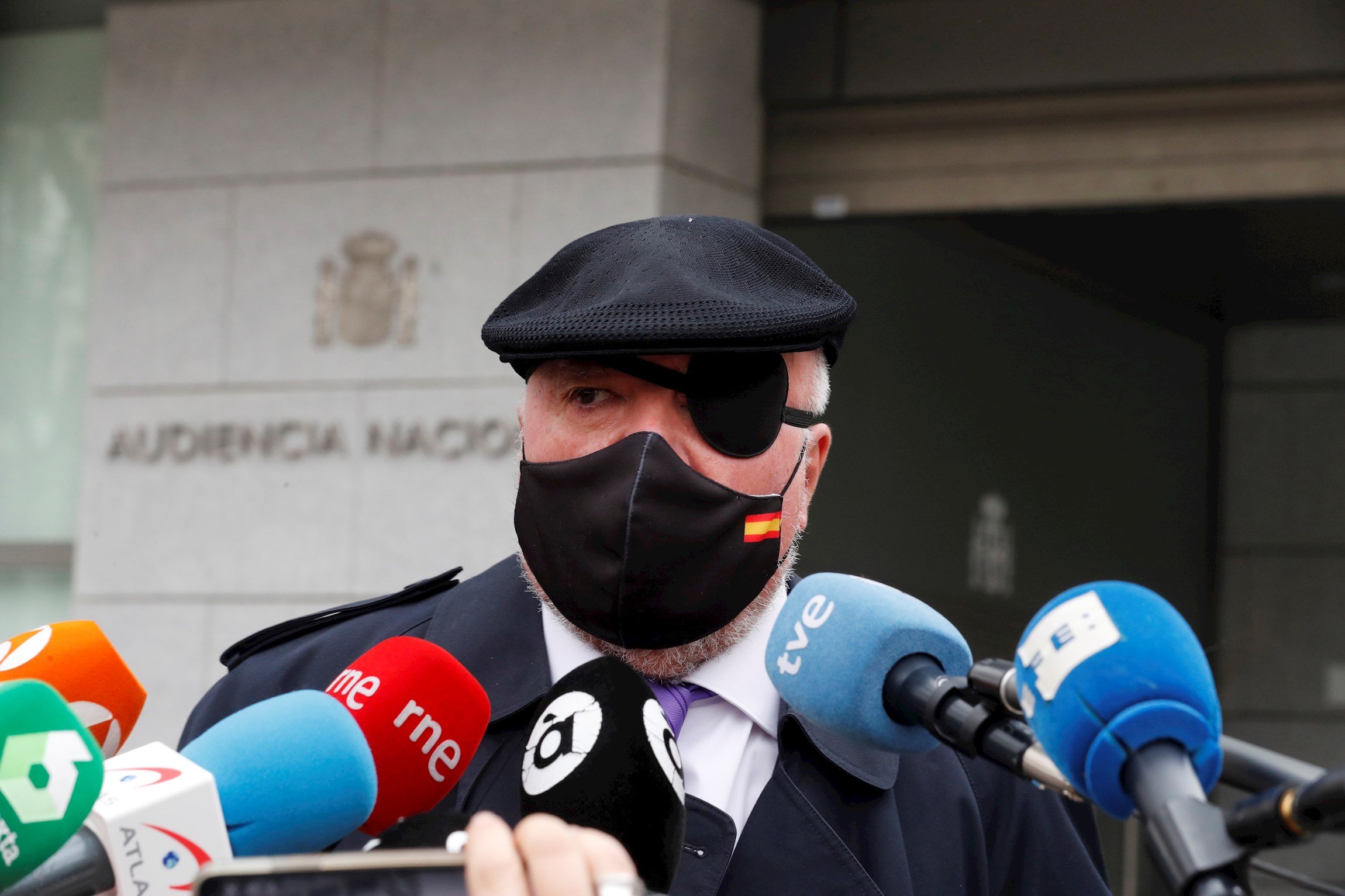 Dos presos ofrecieron a Puigdemont y Pujol secretos de Villarejo por 16 millones