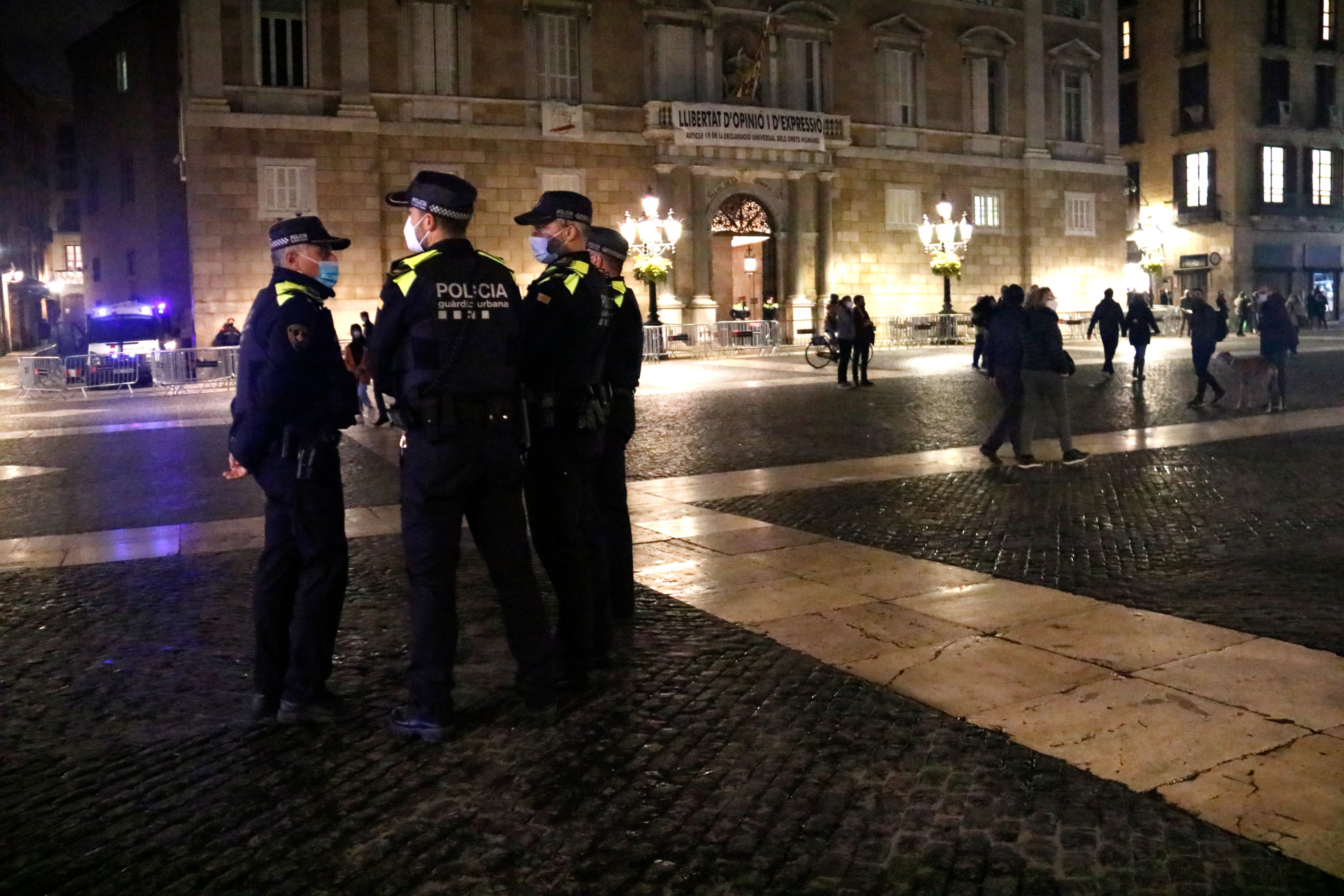 El policia que va disparar a un sensesostre torna a treballar amb normalitat