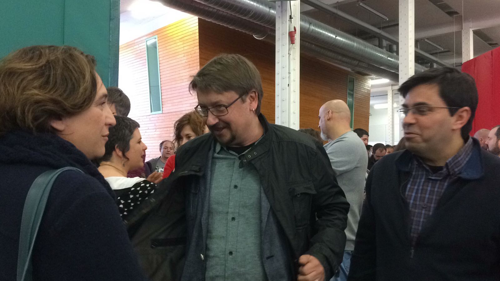 ERC i CUP refermen la pressió sobre els comuns pel suport al referèndum