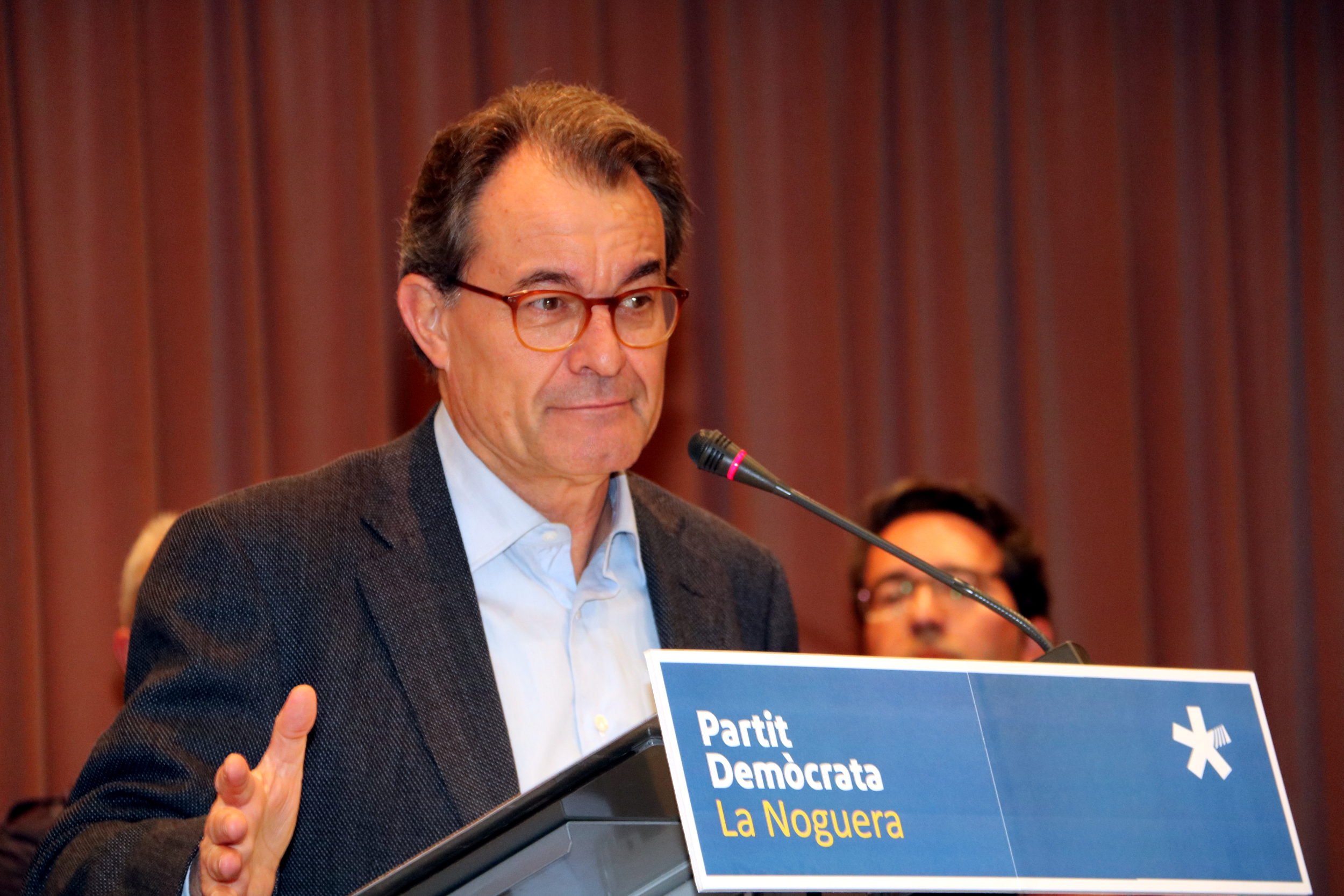 Mas: "Es uno vergüenza el recurso del Estado a los presupuestos"