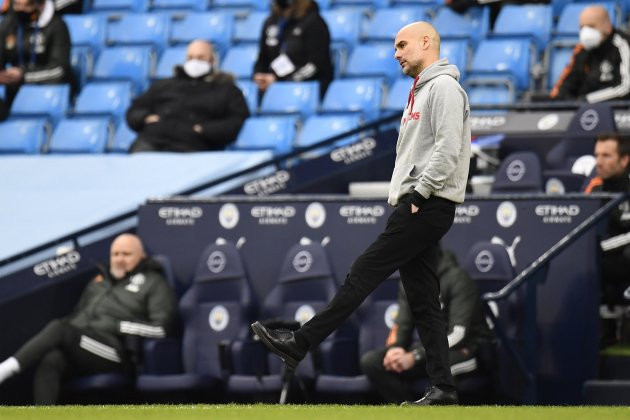 guardiola resignado derbi manchester city united efe