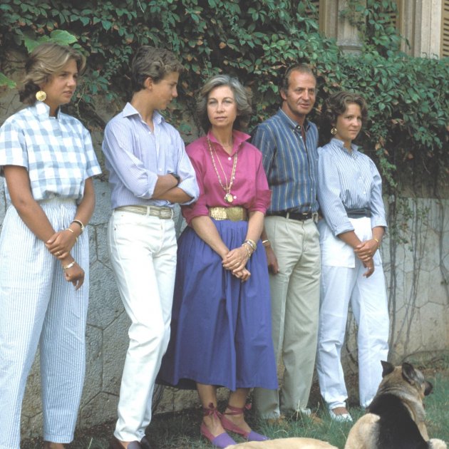 Juan Carlos, Sofía, Felipe, Elena, Cristina y sus perros GTRES