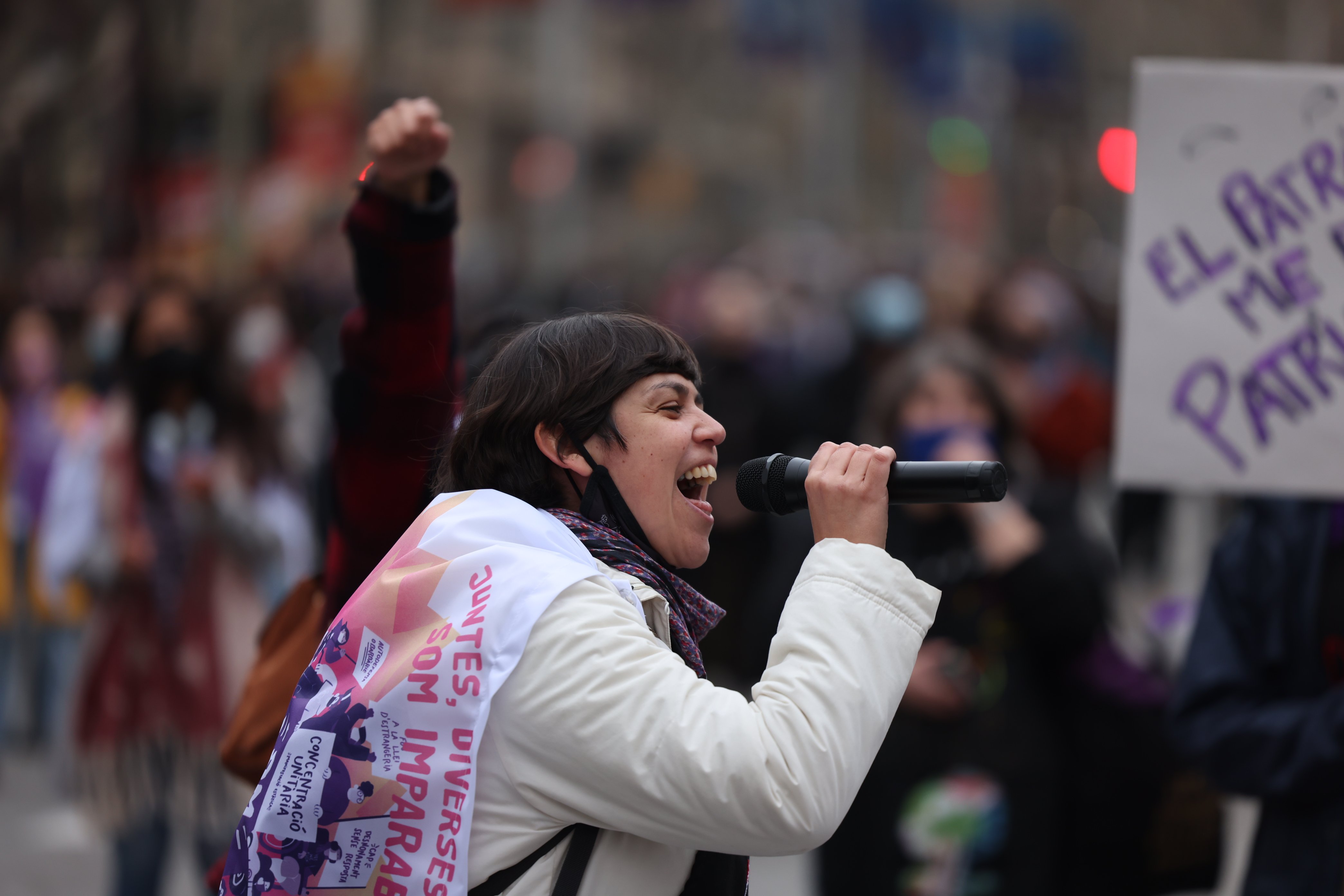 Un hombre ataca a cinco mujeres con gas pimienta en el acto del 8-M de Barcelona