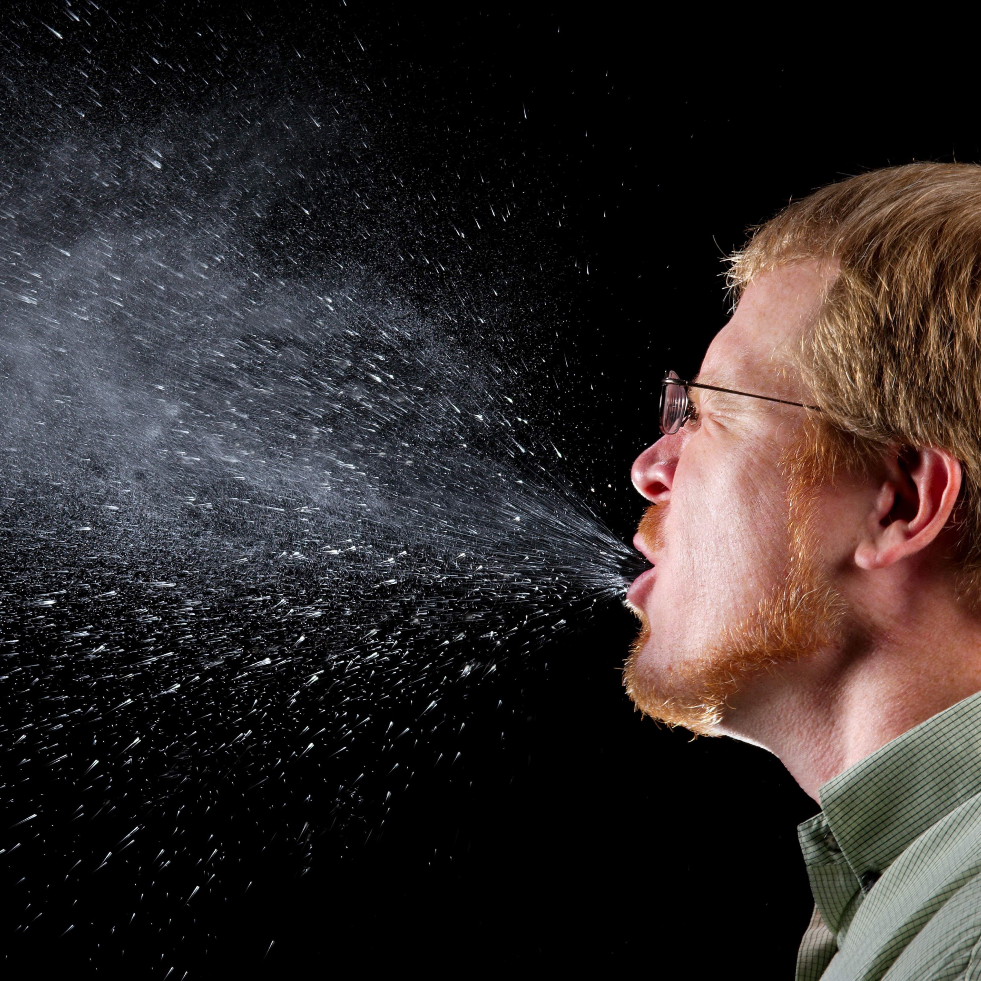 Les partícules d'aerosols infectats per Covid duren hores en llocs tancats