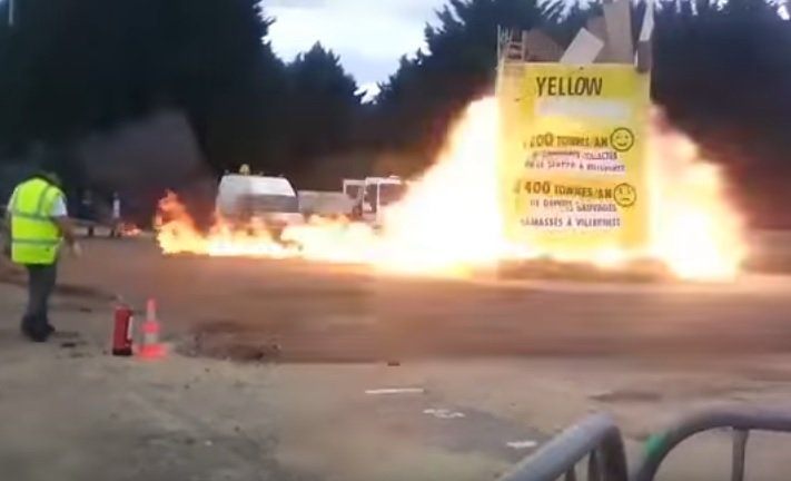 Una explosió accidental en un festival pirotècnic encén totes les alarmes a París