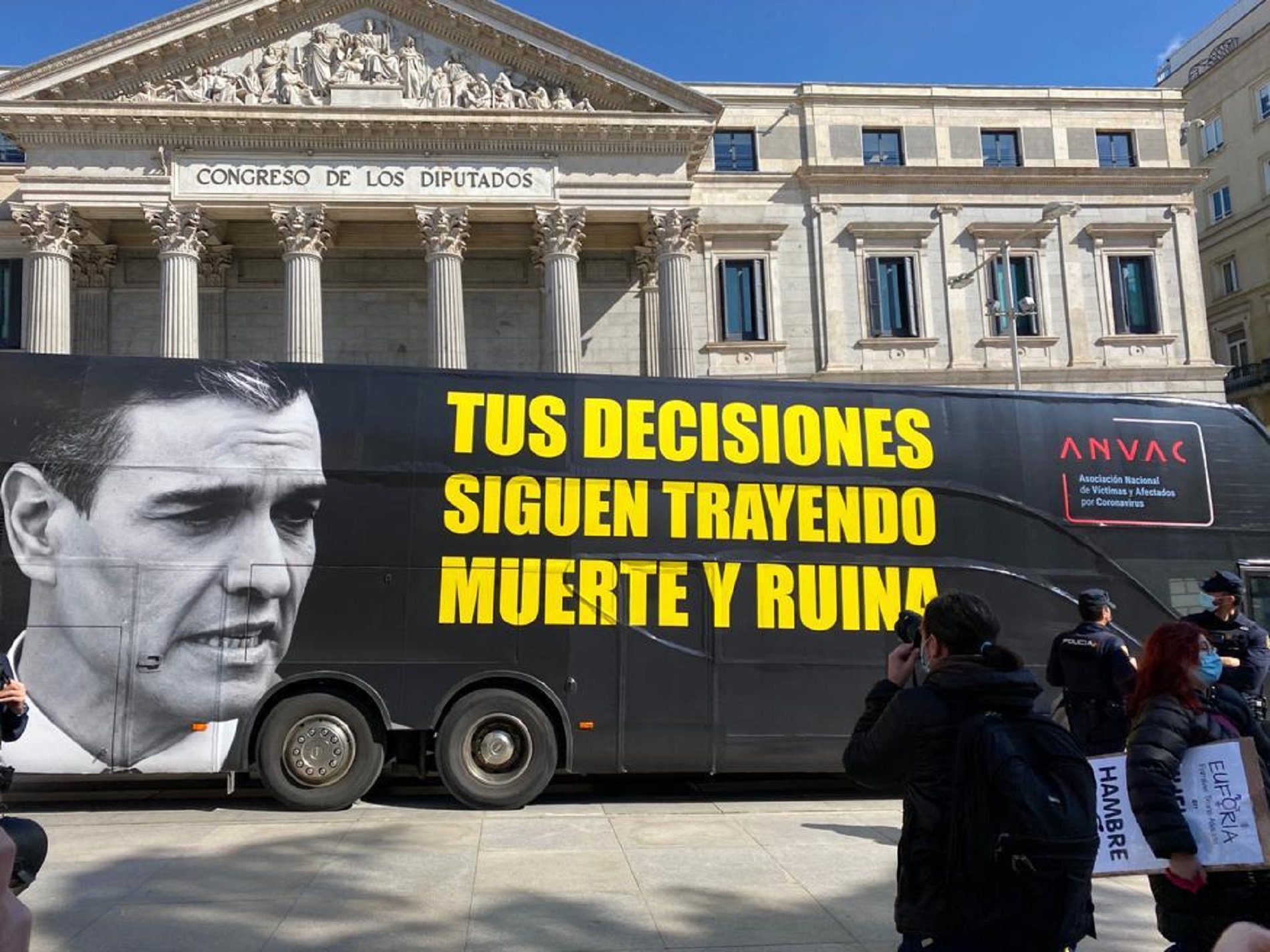 bus sanchez en manifestación trans congreso 10/03/2021 / Nicolas Tomás