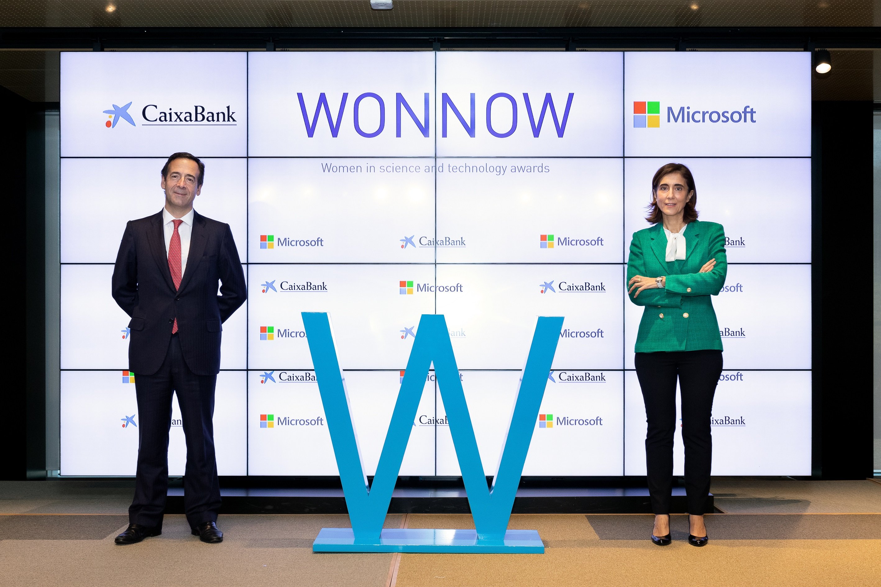 CaixaBank i Microsoft premien les millors estudiants de graus tècnics