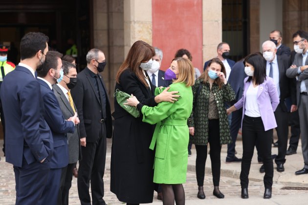 Laura Borràs y Carme Forcadell Parlamento - sergi alcazar