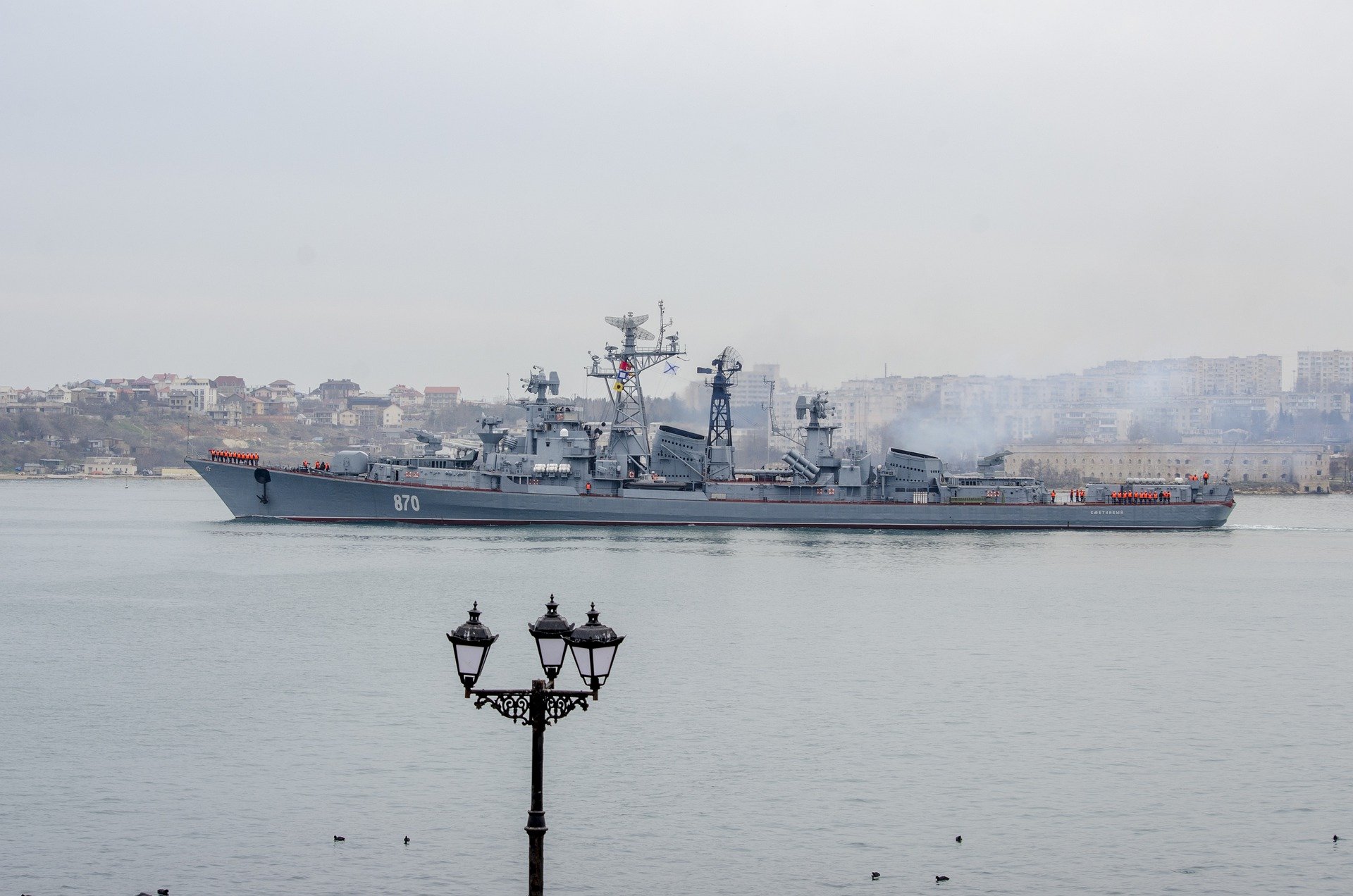 Tensión militar: la armada rusa sigue una fragata española en el mar Negro