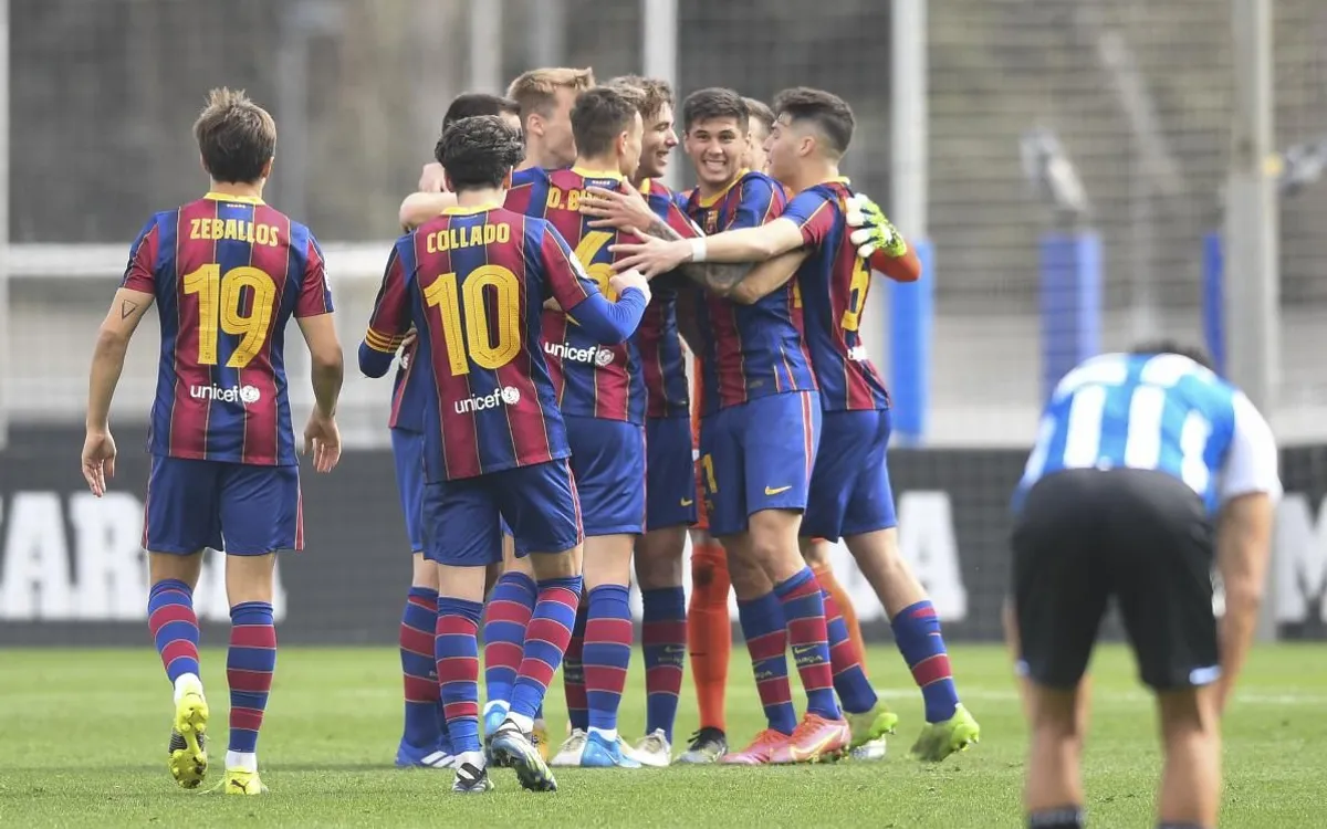 El Barça B supera el Espanyol (0-1) y accede al fútbol profesional