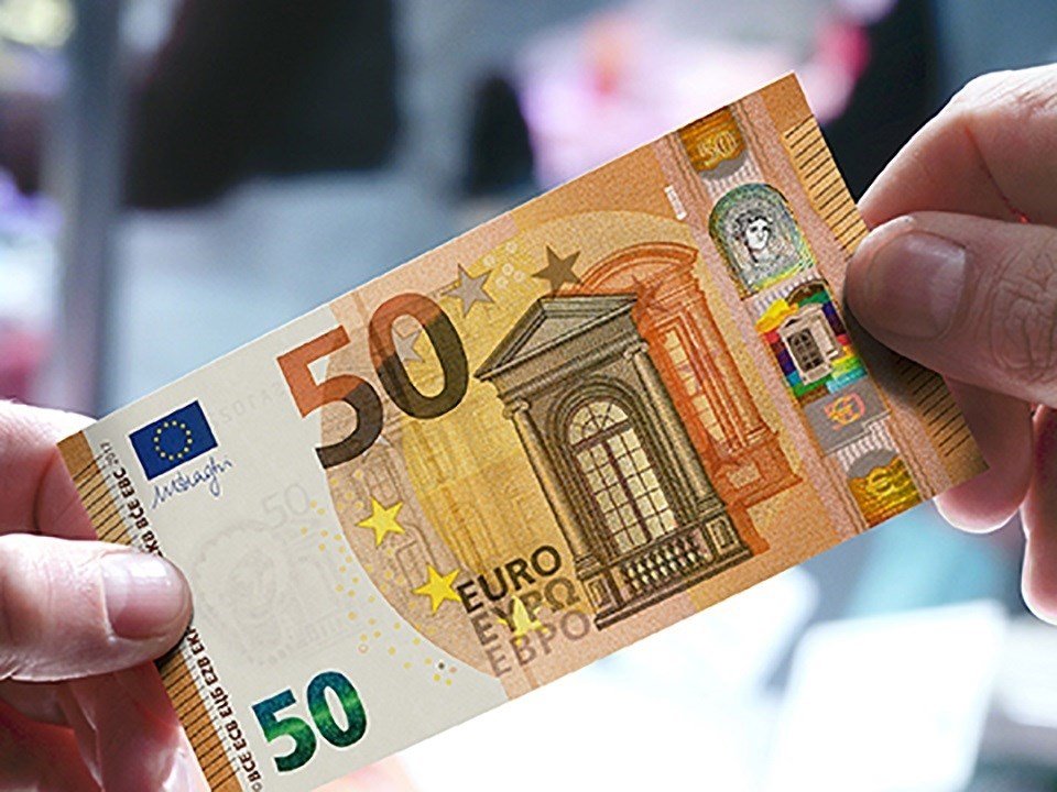 El nou bitllet de 50 euros entra en circulació
