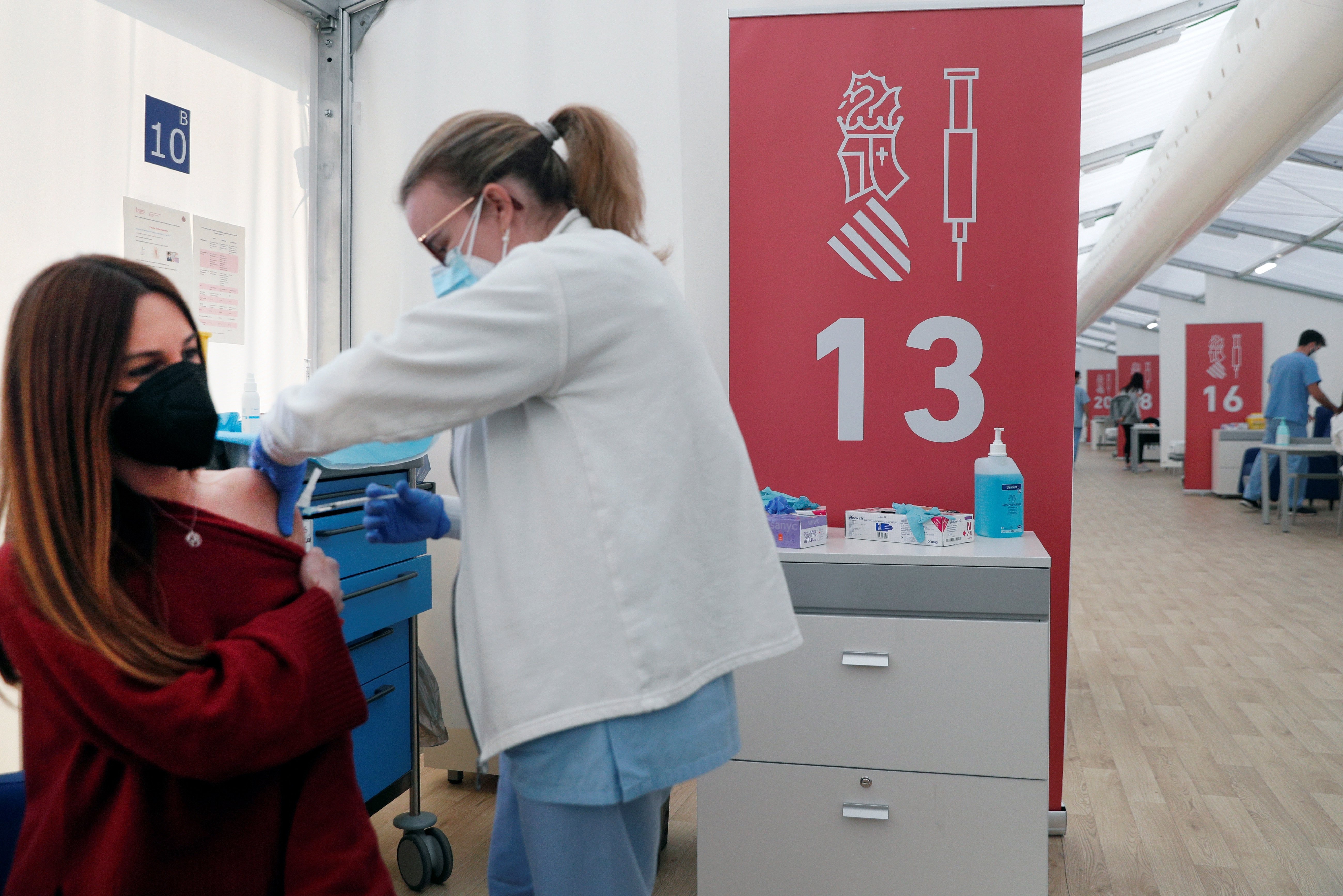 Espanya suspèn durant 15 dies la vacunació amb AstraZeneca