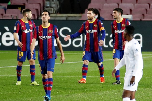 Celebracion gol Barca Messi Jordi Alba Huesca EFE