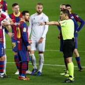 Barça Huesca Penalti Cordero Vega EFE