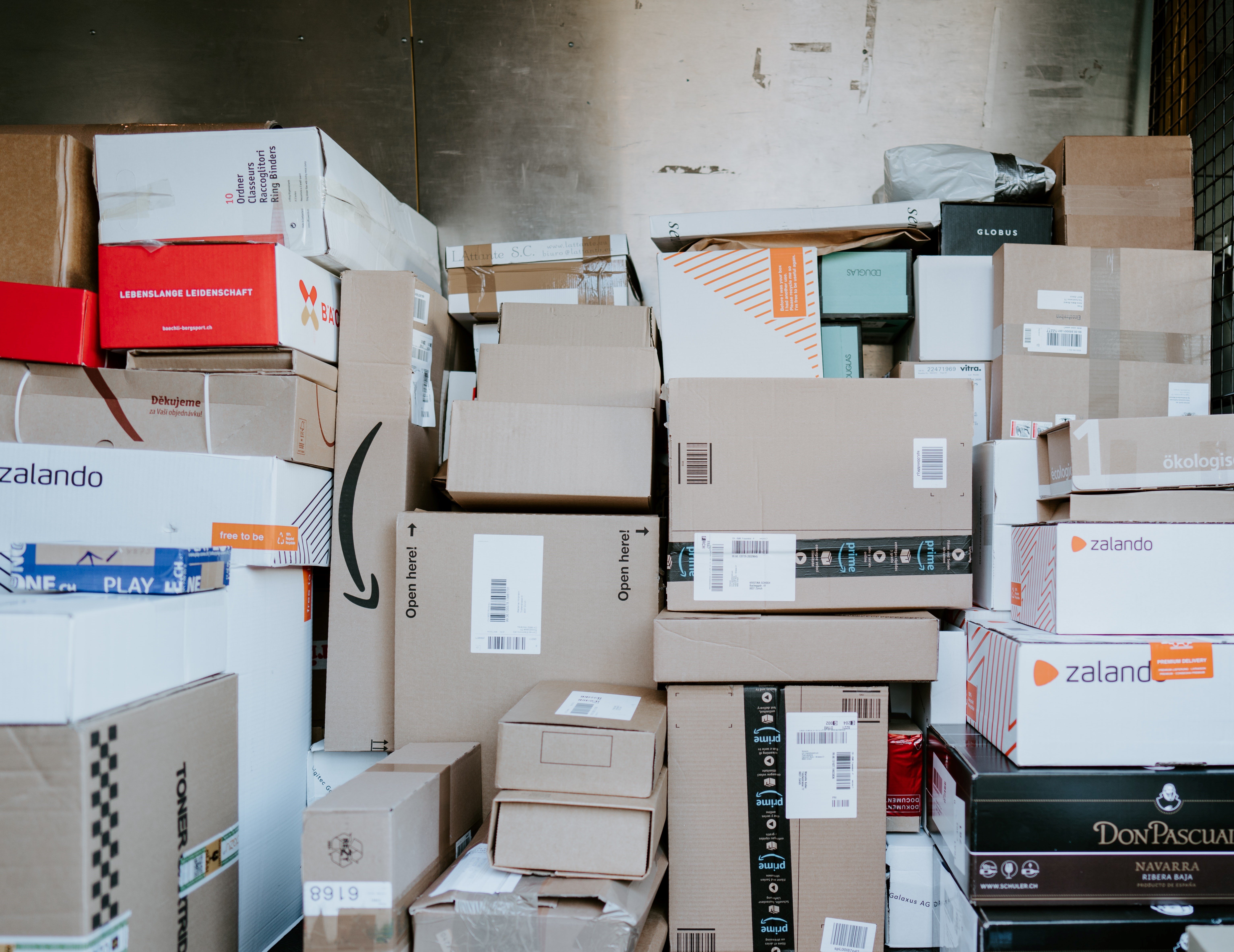 caixes|capses carton unsplash