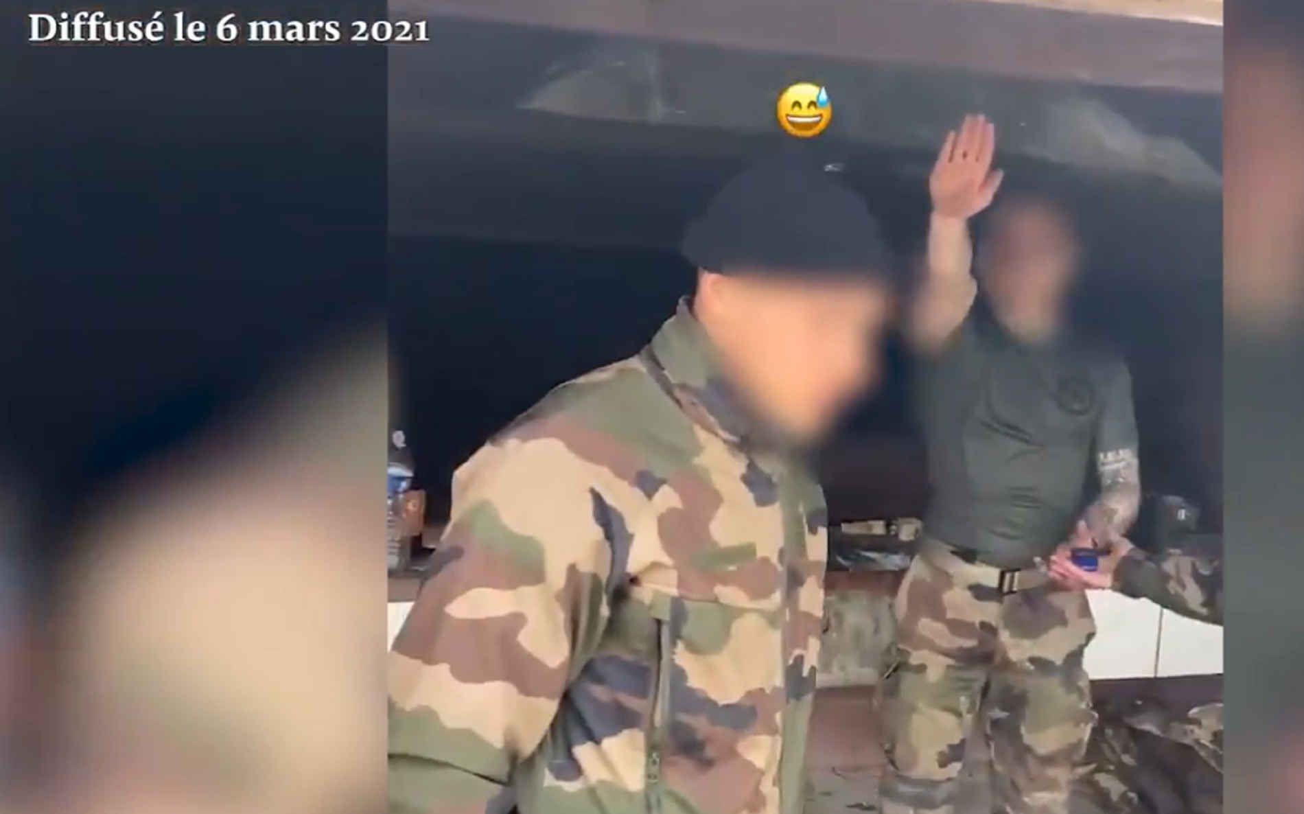 Militars neonazis francesos canten el 'Cara al sol'