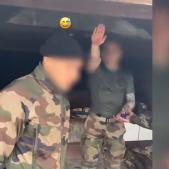 soldados franceses saludo nazi / Mediapart