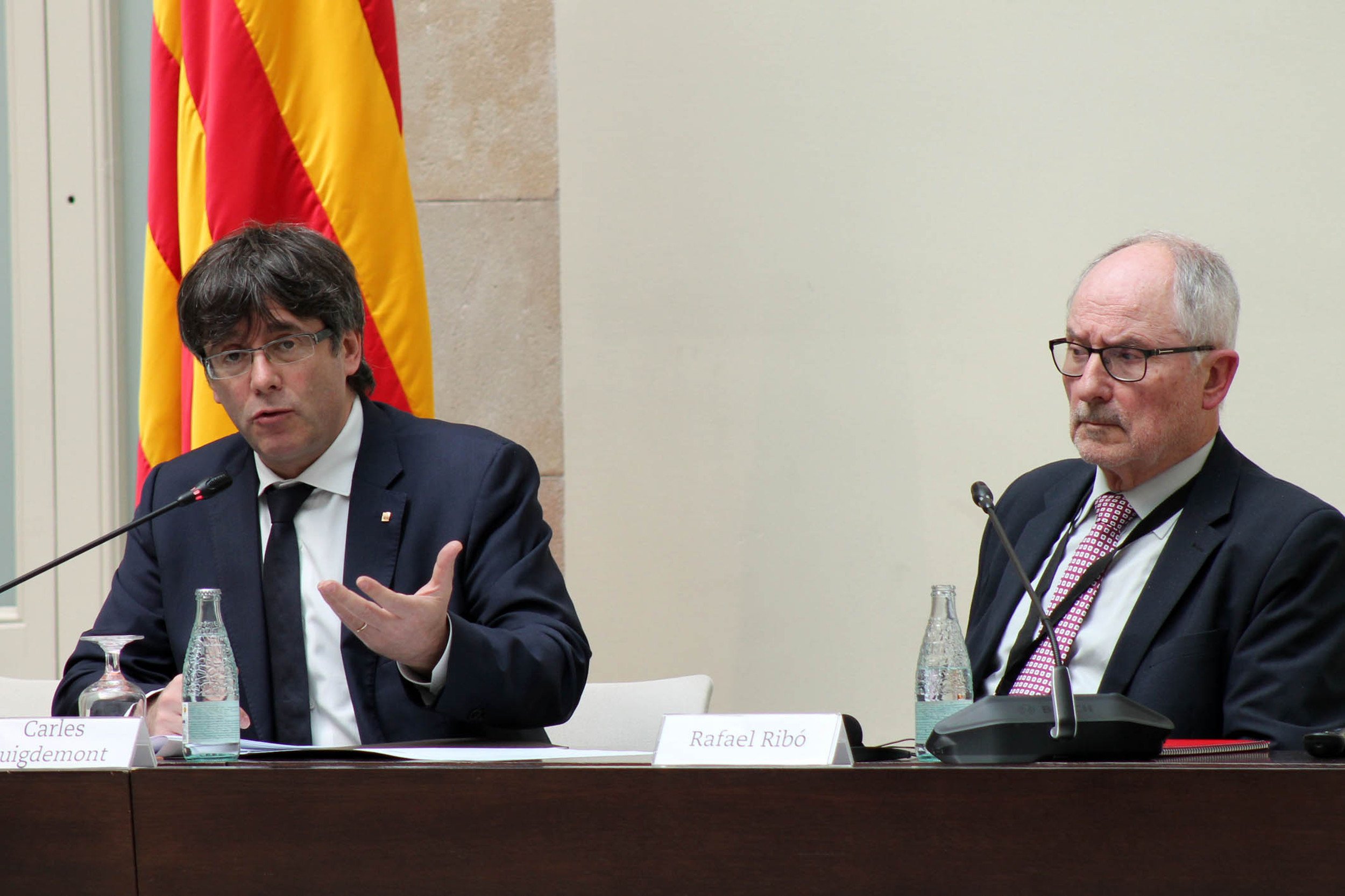 Puigdemont anuncia que Catalunya impulsará un plan nacional de derechos humanos