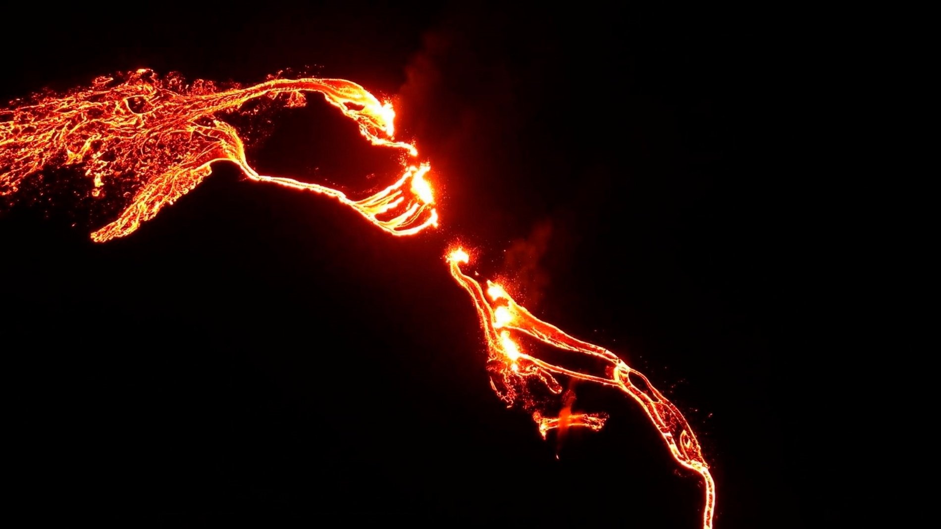 Vídeo: Estas son las imágenes de la erupción de un volcán en Islandia