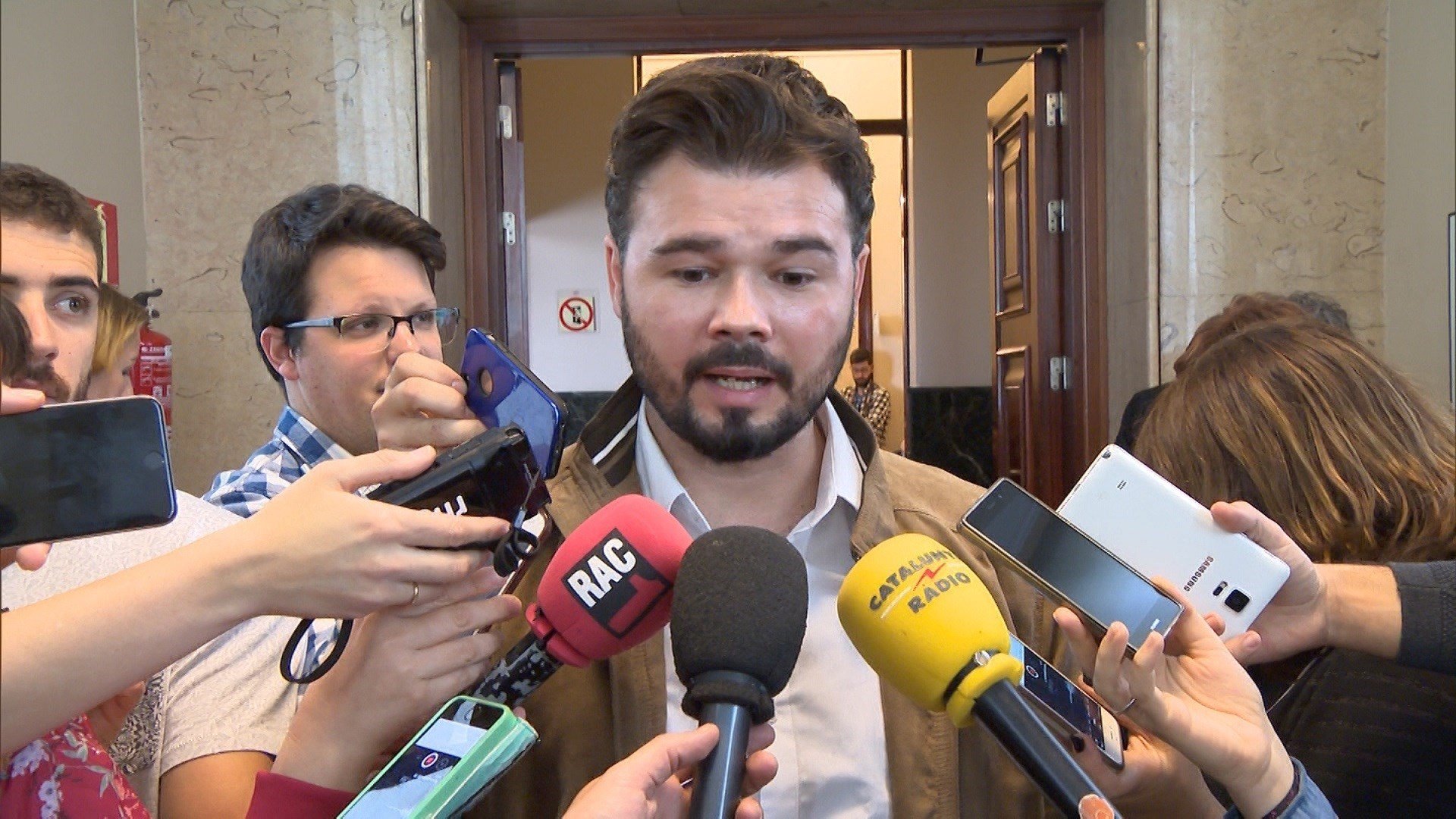 Rufián, sobre el president dimitit de Múrcia: "A quina elèctrica anirà?"