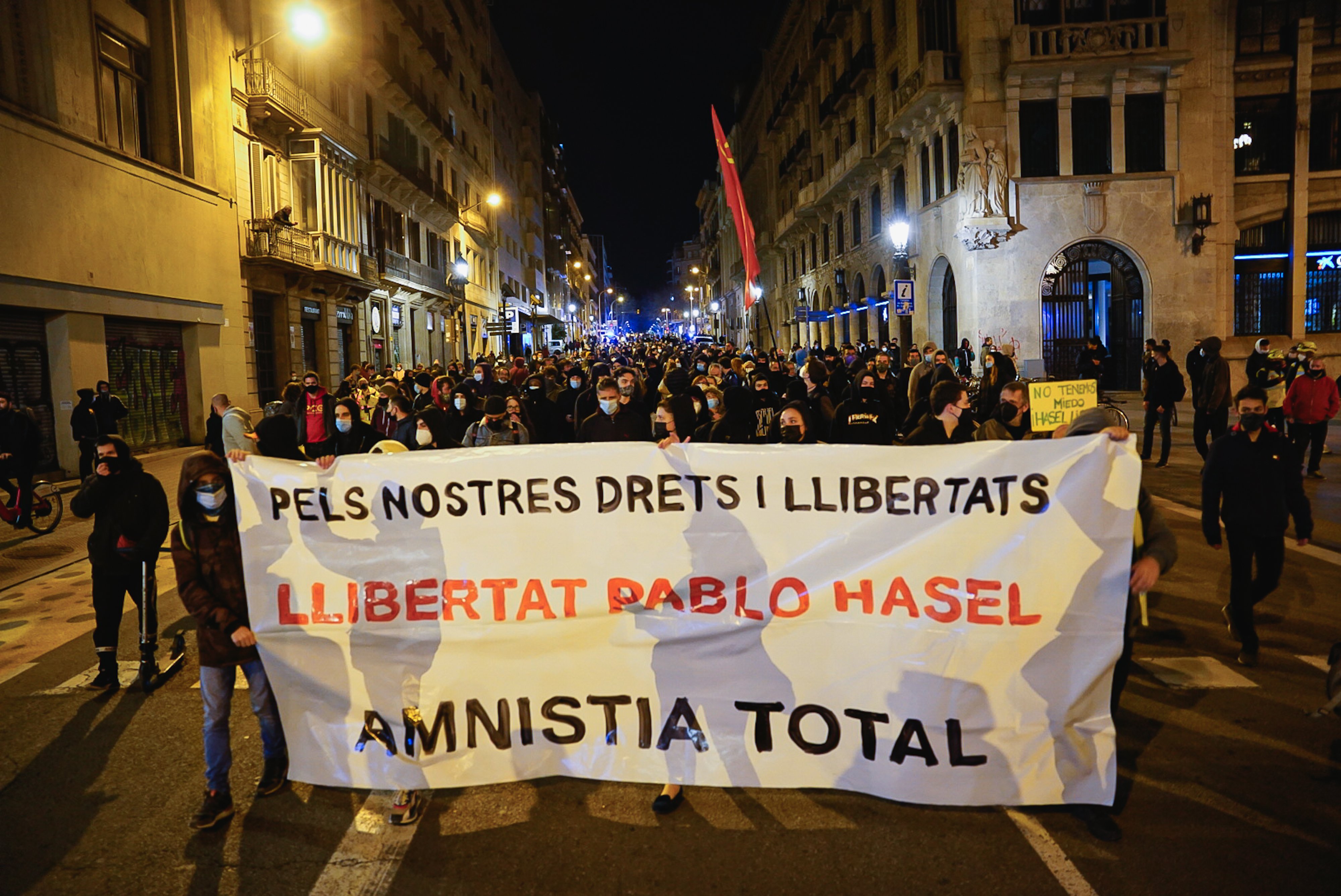 Un mes de la detención de Hasél: 300 personas se manifiestan sin incidentes
