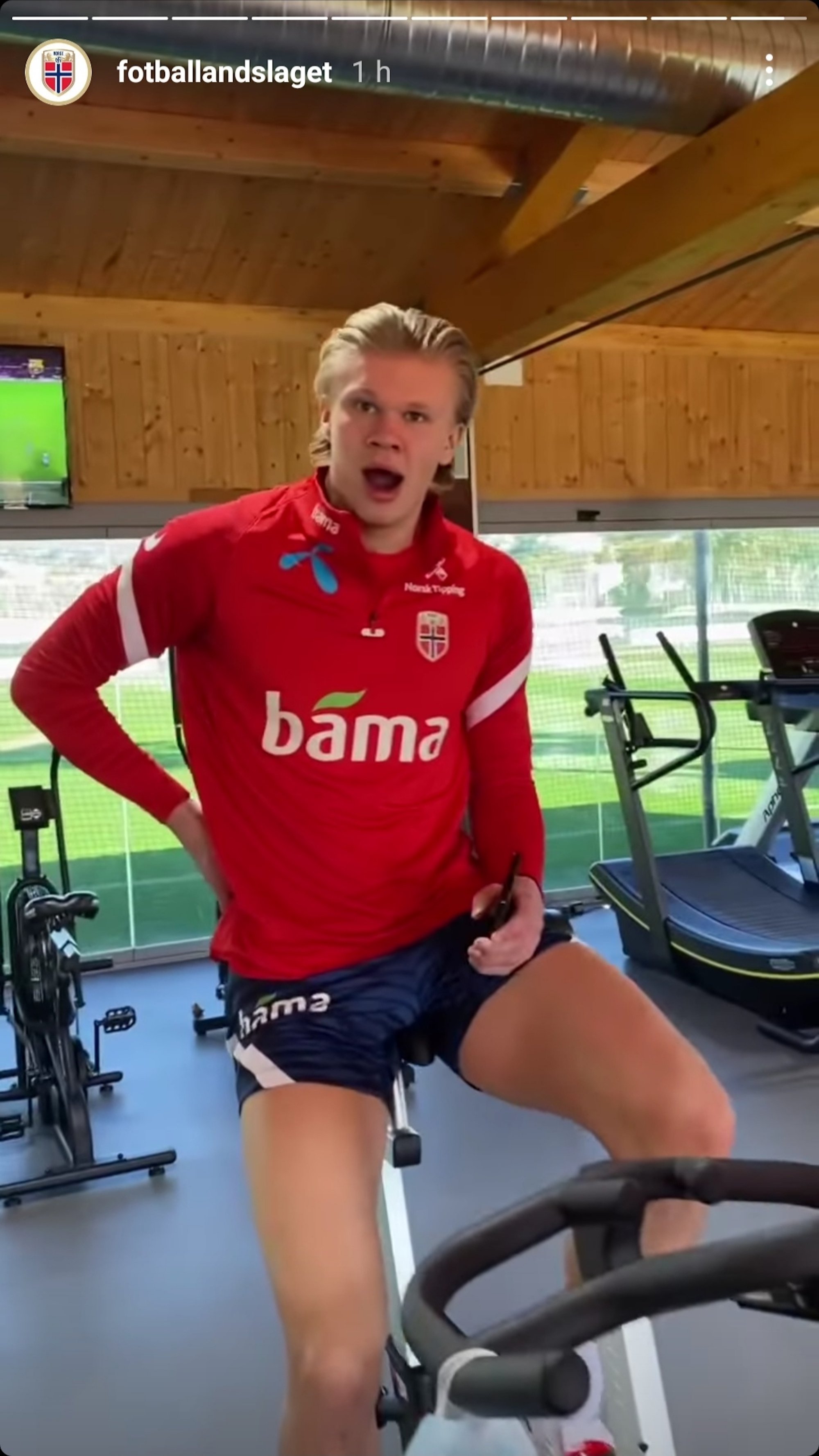 La selección noruega de Haaland entrena viendo BarçaTV