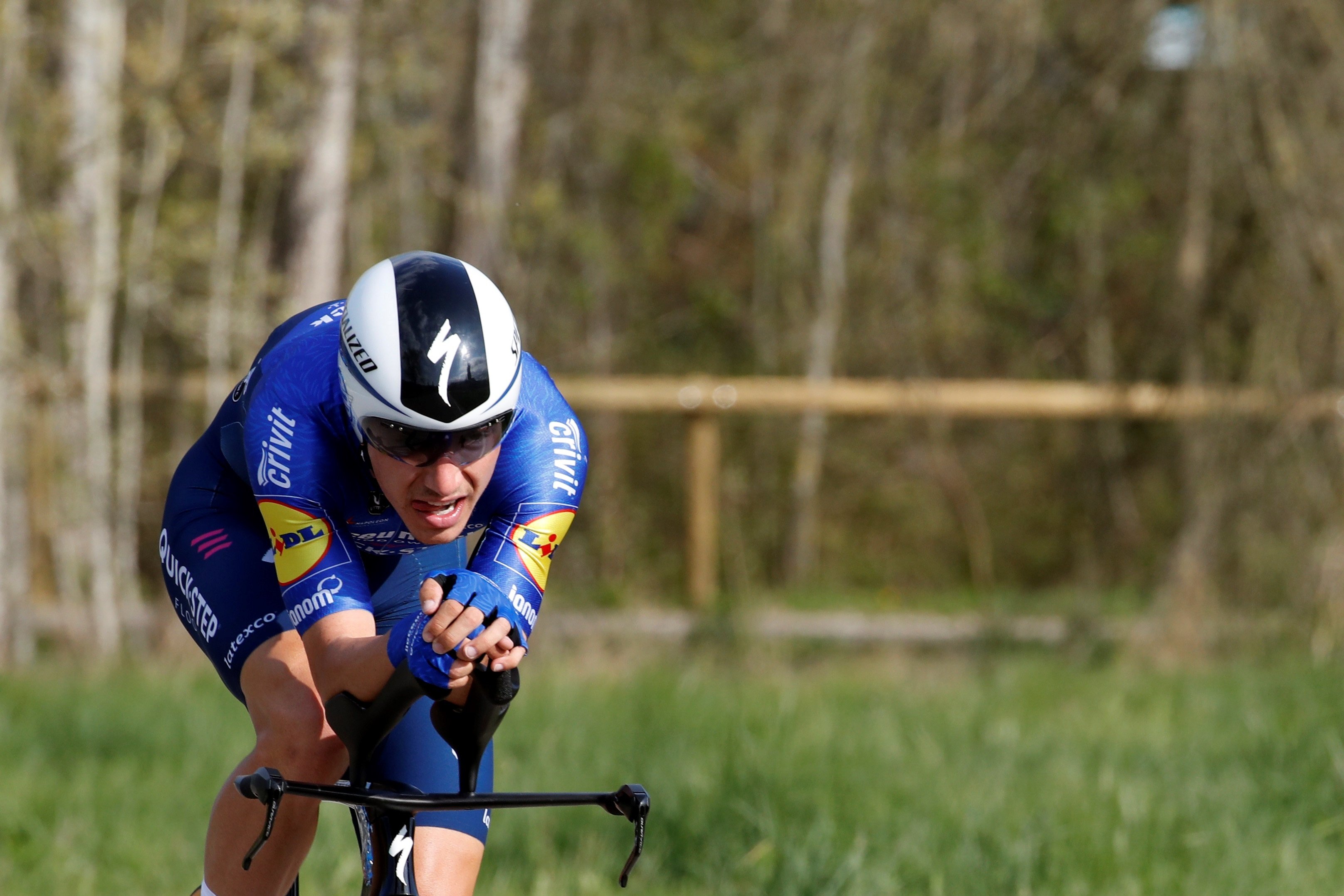 Dennis gana en Banyoles pero Almeida es el nuevo líder de la Volta a Catalunya