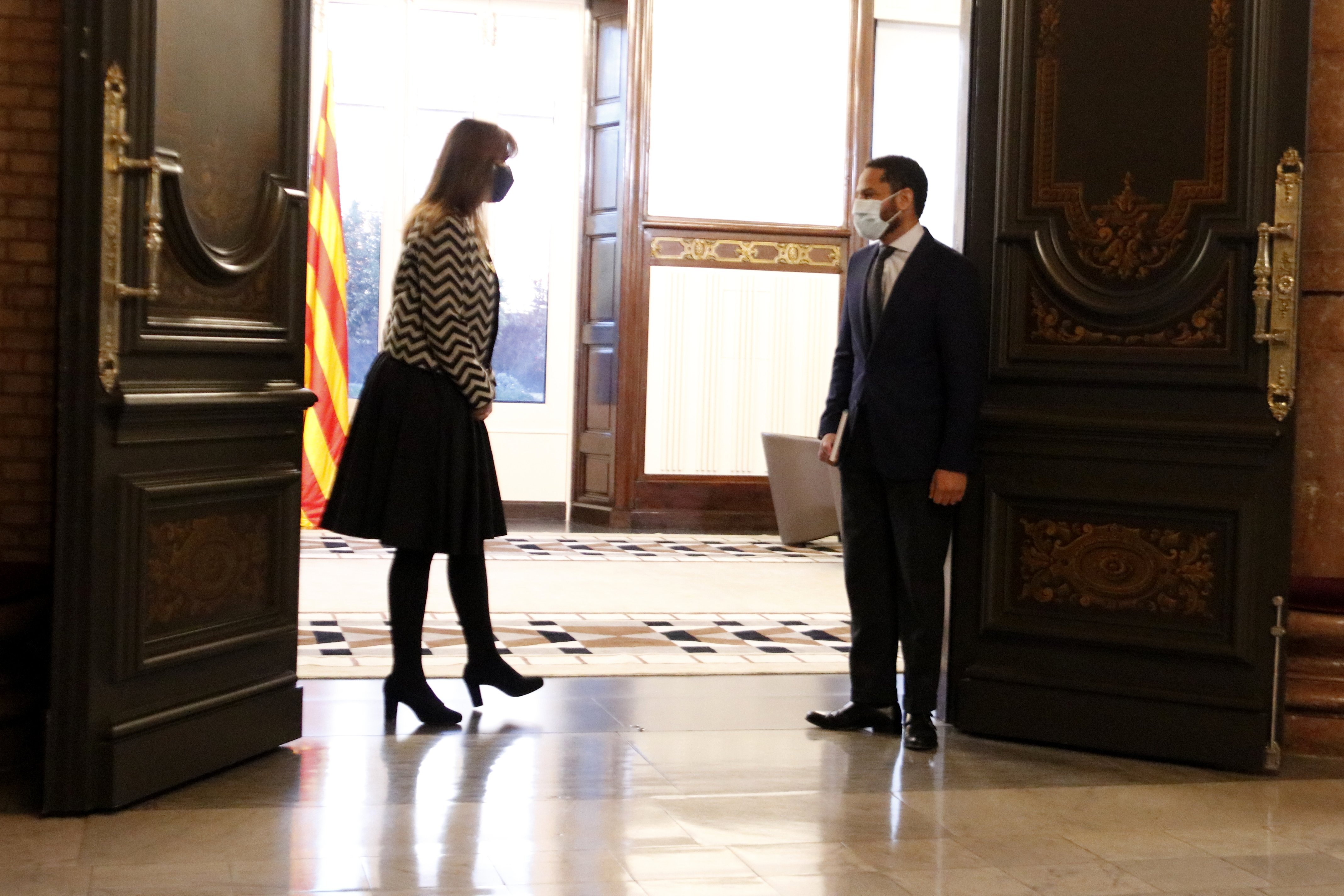 Vox aprofita la reunió amb Borràs per amenaçar-la amb dur-la als tribunals