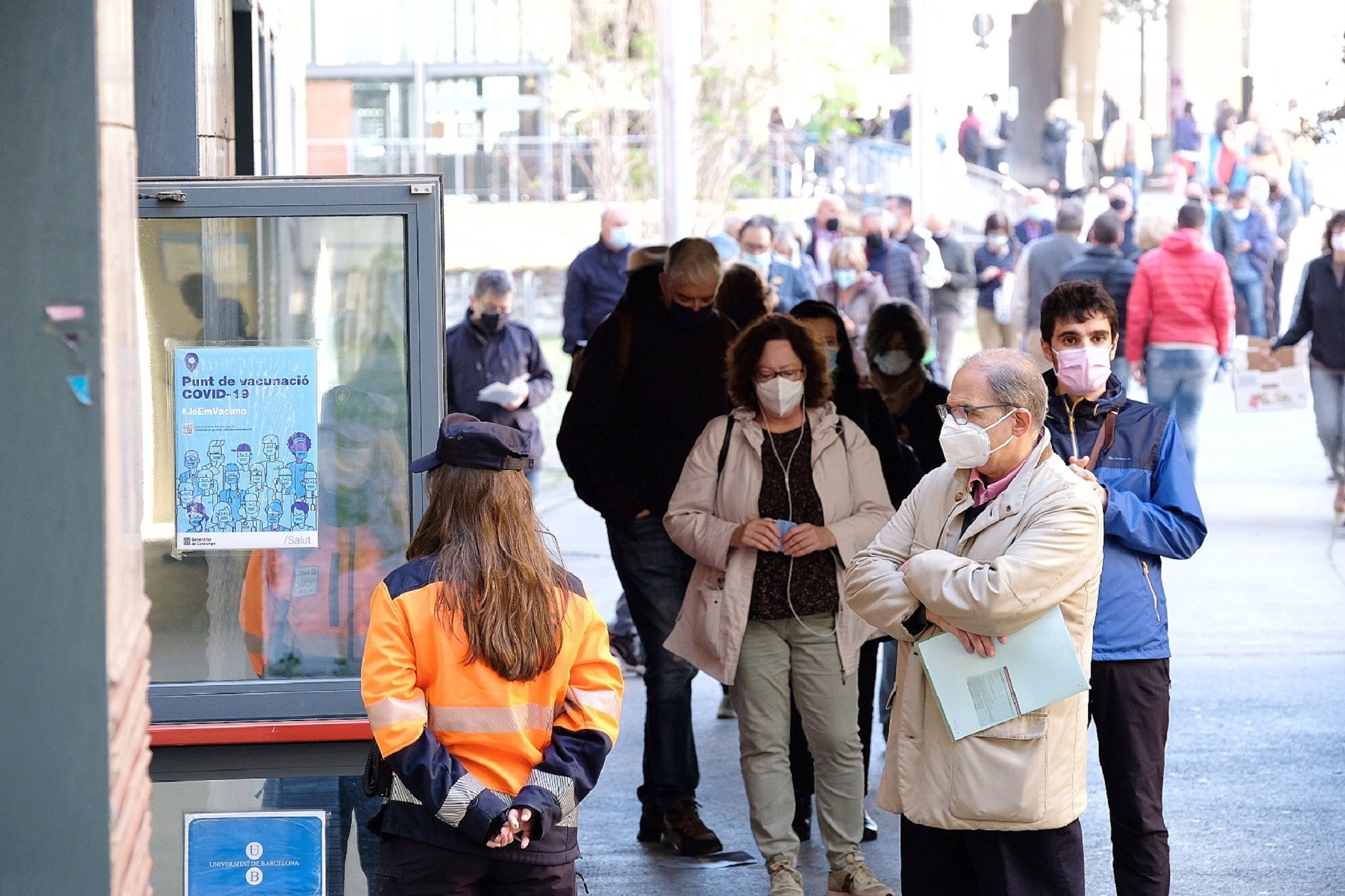 Tot el que cal saber per demanar hora per la vacuna d'Astrazeneca (60 - 65 anys)