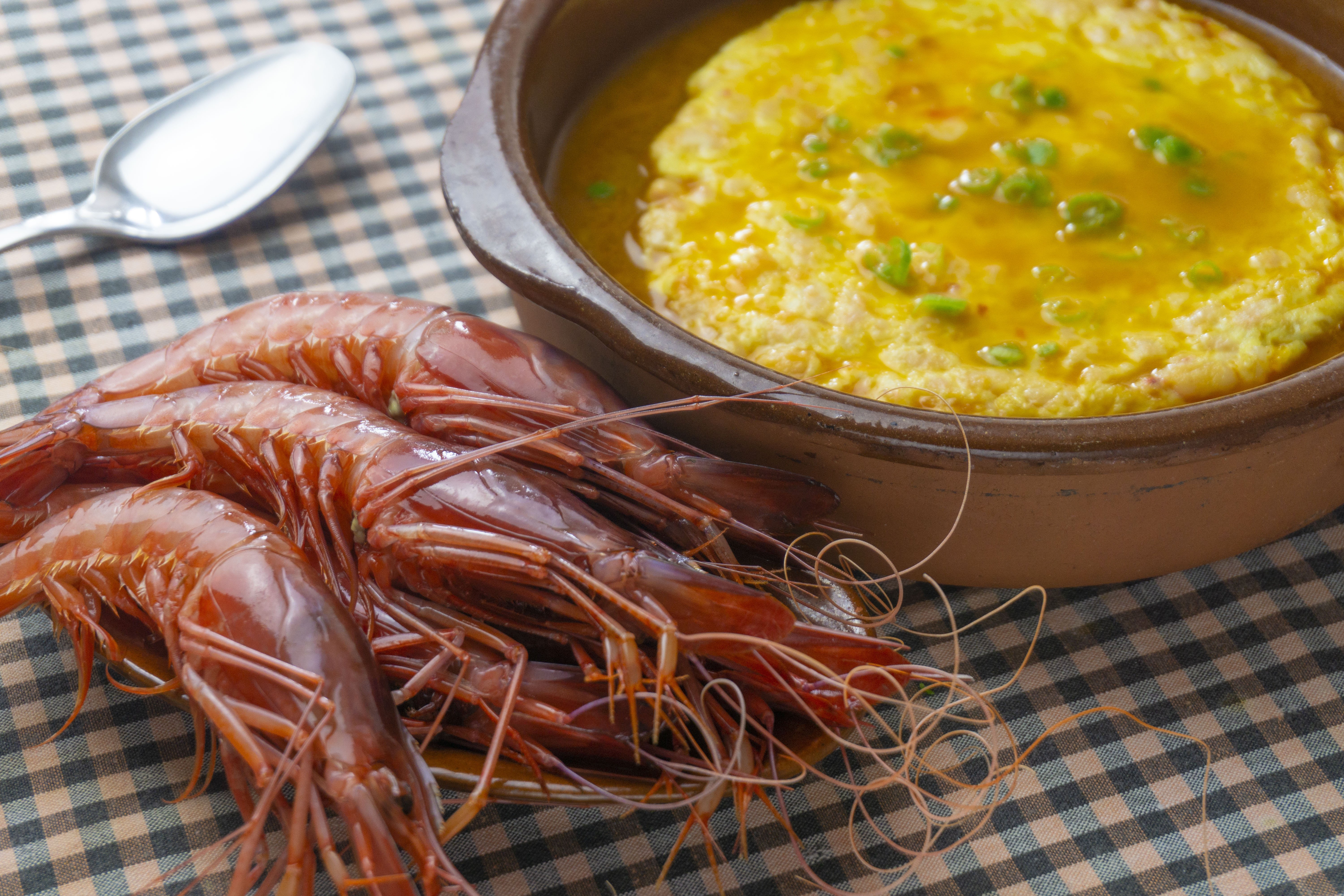 Tortilla caldosa de gambas