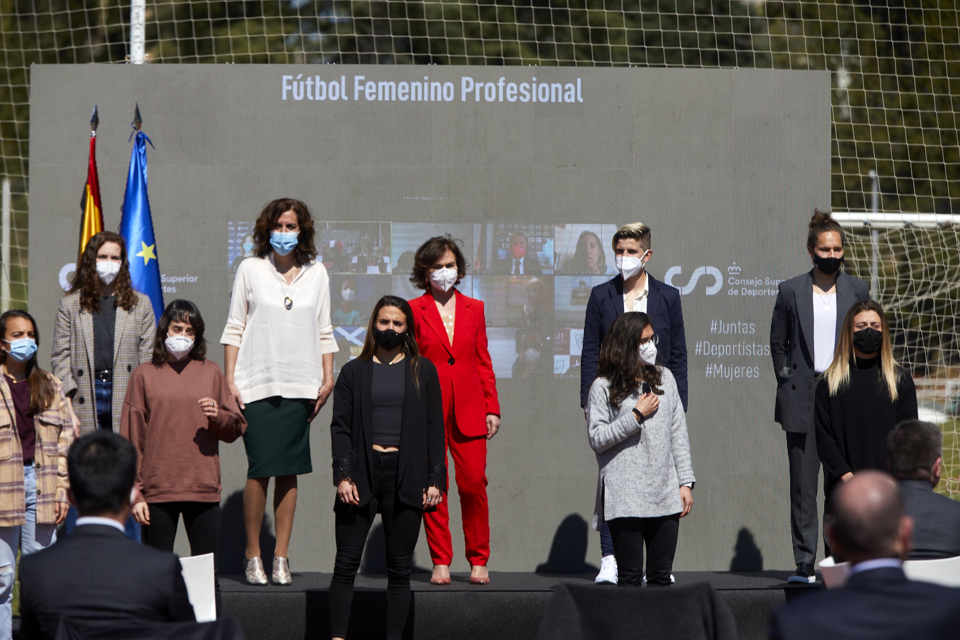 El Gobierno profesionalizará el fútbol femenino y creará la Liga Ellas