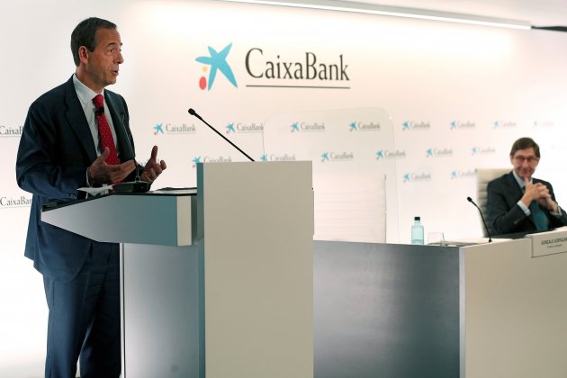 Gonzalo Gortázar y Jose Ignacio goirigolzarri presentacio fusio caixabank - Efe