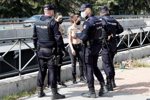 activistes Femen acte franquista Madrid EFE