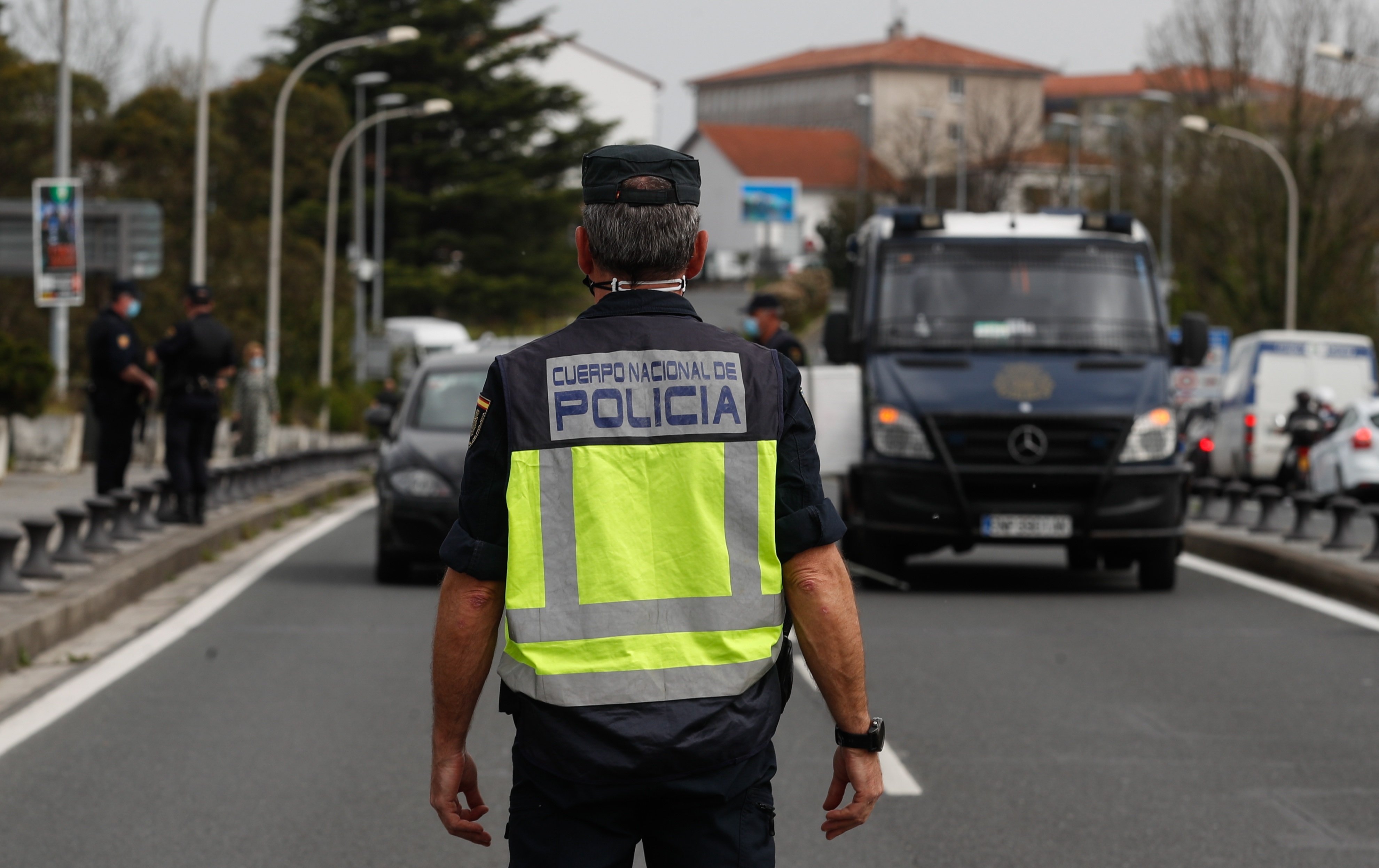 control pas fronterer Pont de Santiago (Irun) / EFE